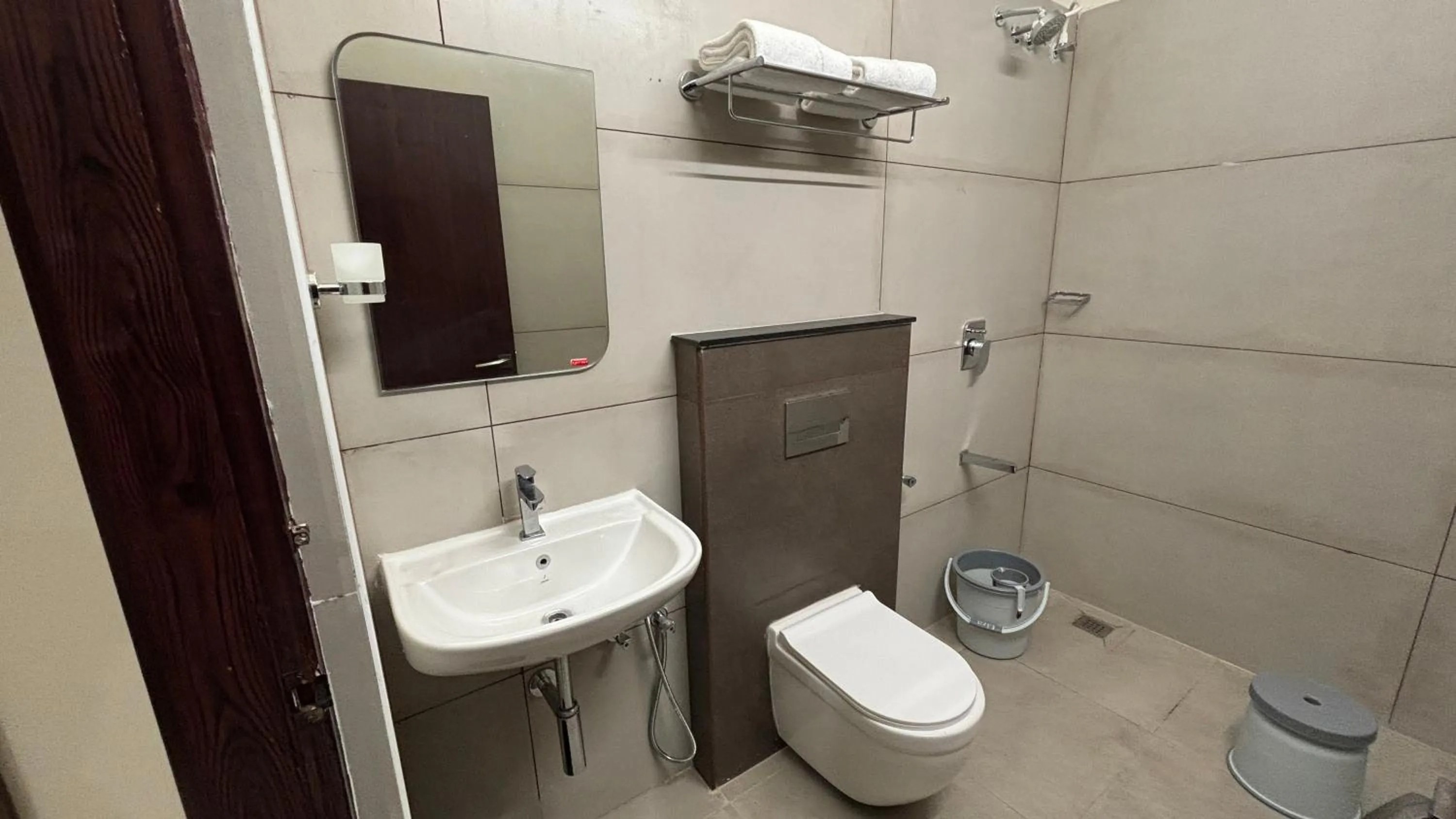 Toilet in THE RIVIERA