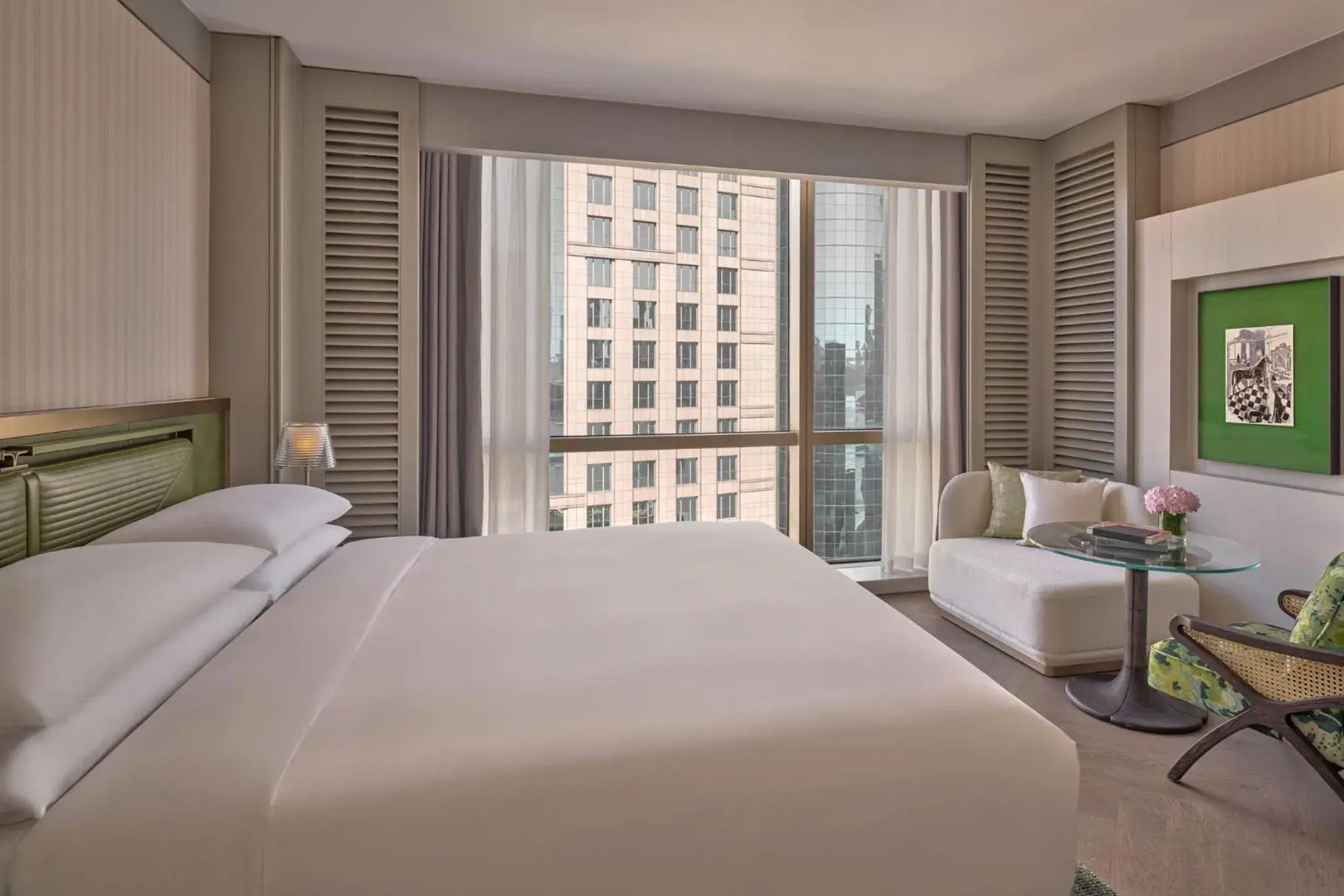 Classic King Room in Regent Shanghai on the Bund Classic King Room in Regent Shanghai on the Bund