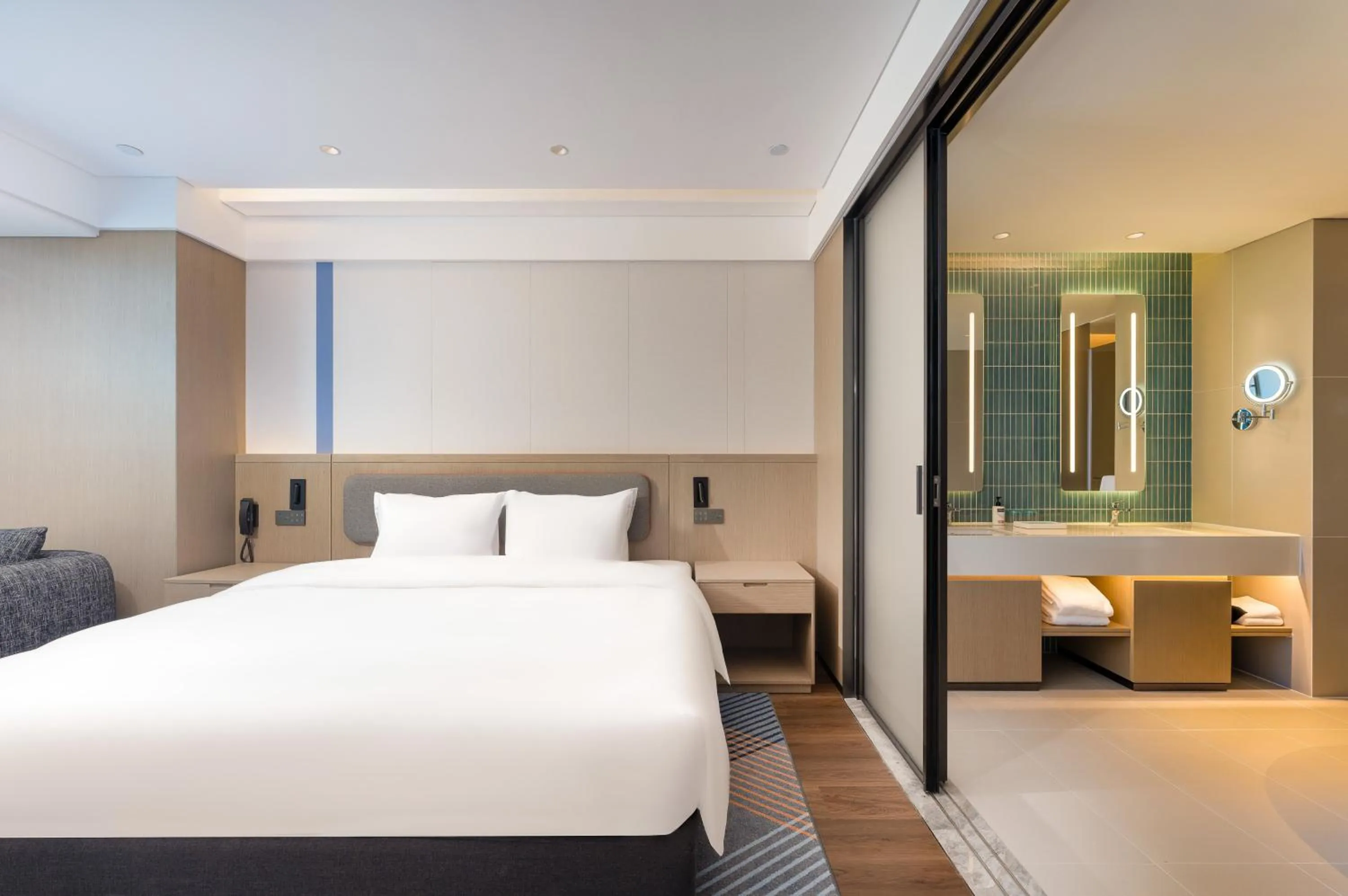 Photo of the whole room in Holiday Inn Express Heze City Center, an IHG Hotel