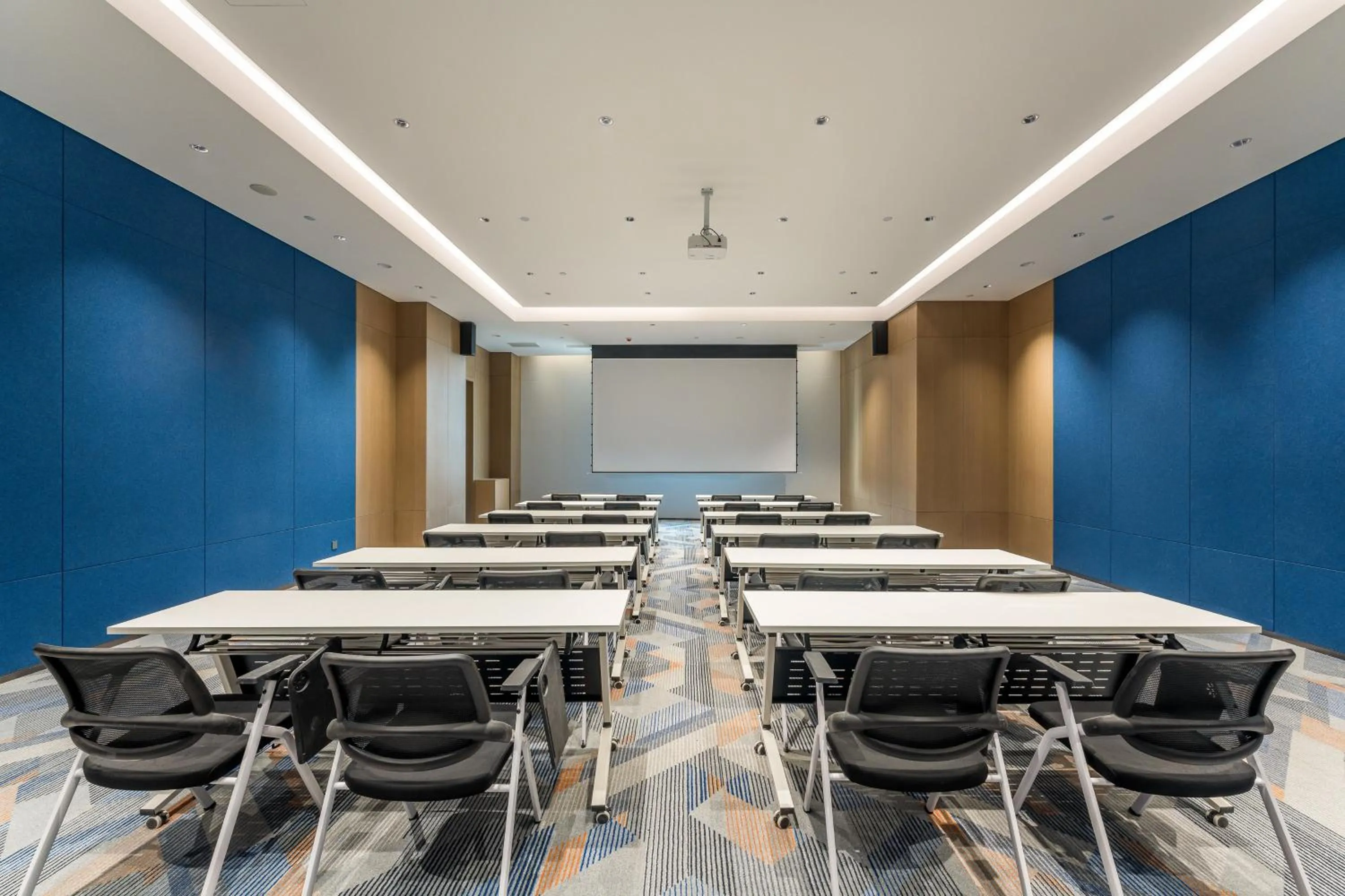 Meeting/conference room in Holiday Inn Express Heze City Center, an IHG Hotel