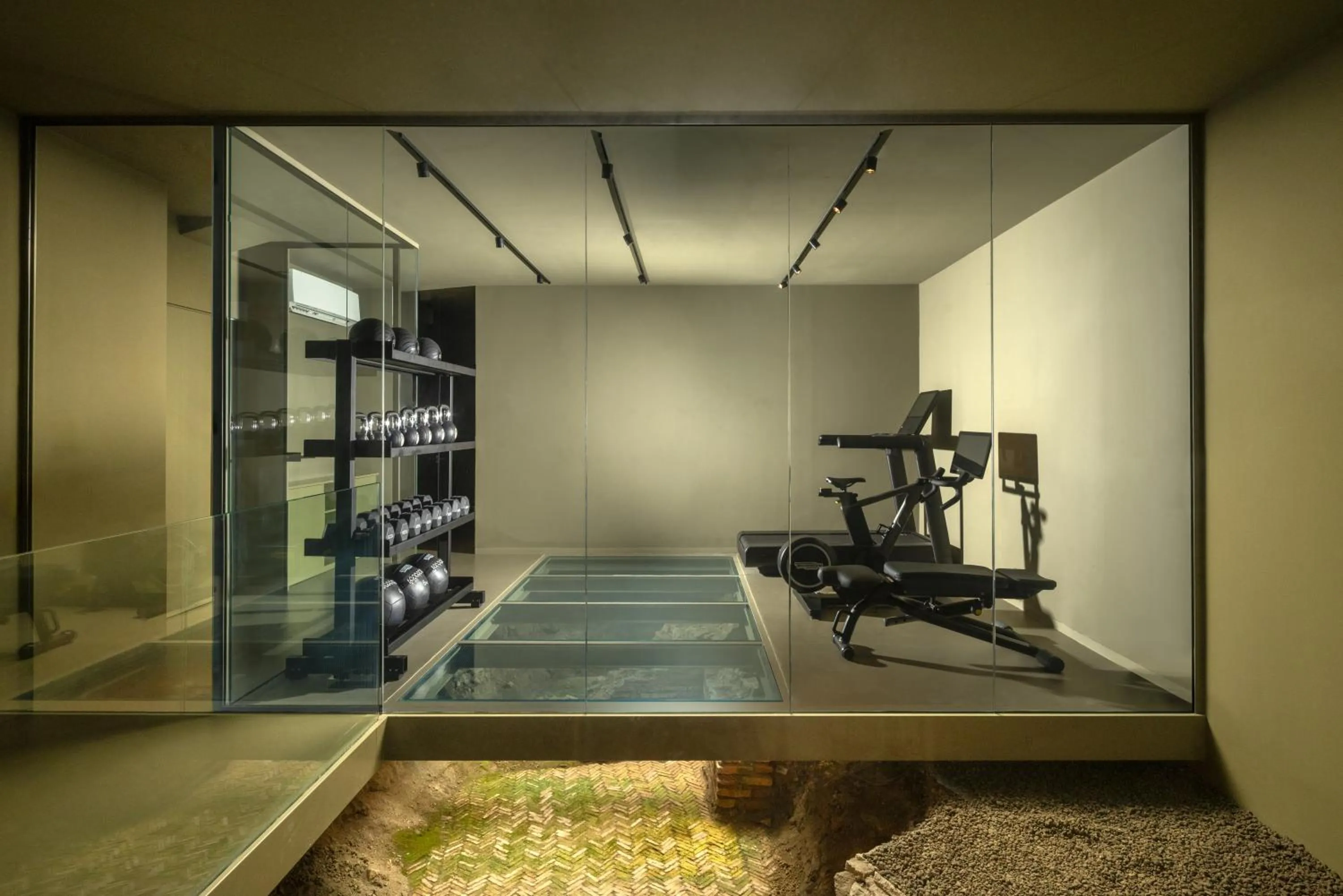 Fitness centre/facilities in Radisson Collection Hotel, Roma Antica
