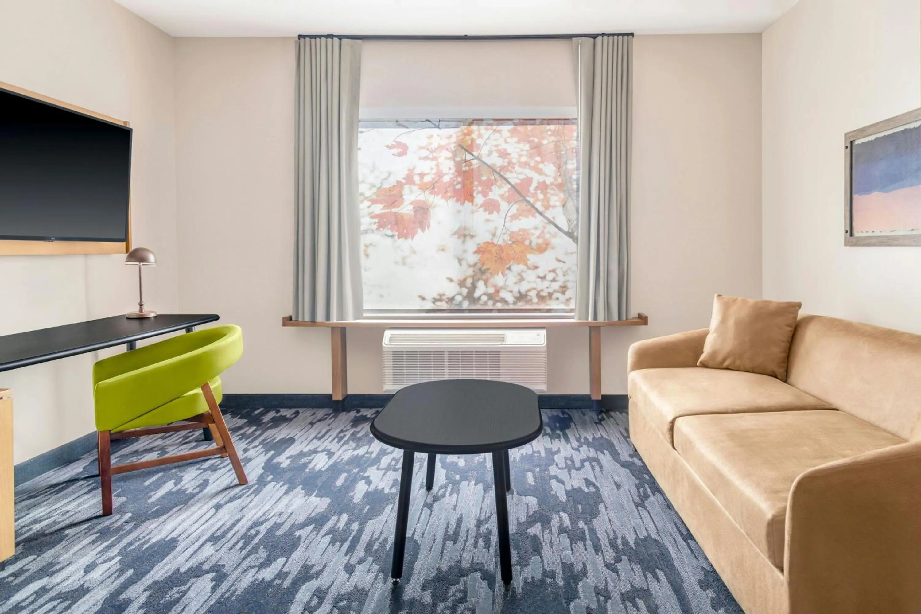 Living room in Fairfield by Marriott Inn & Suites Detroit Taylor