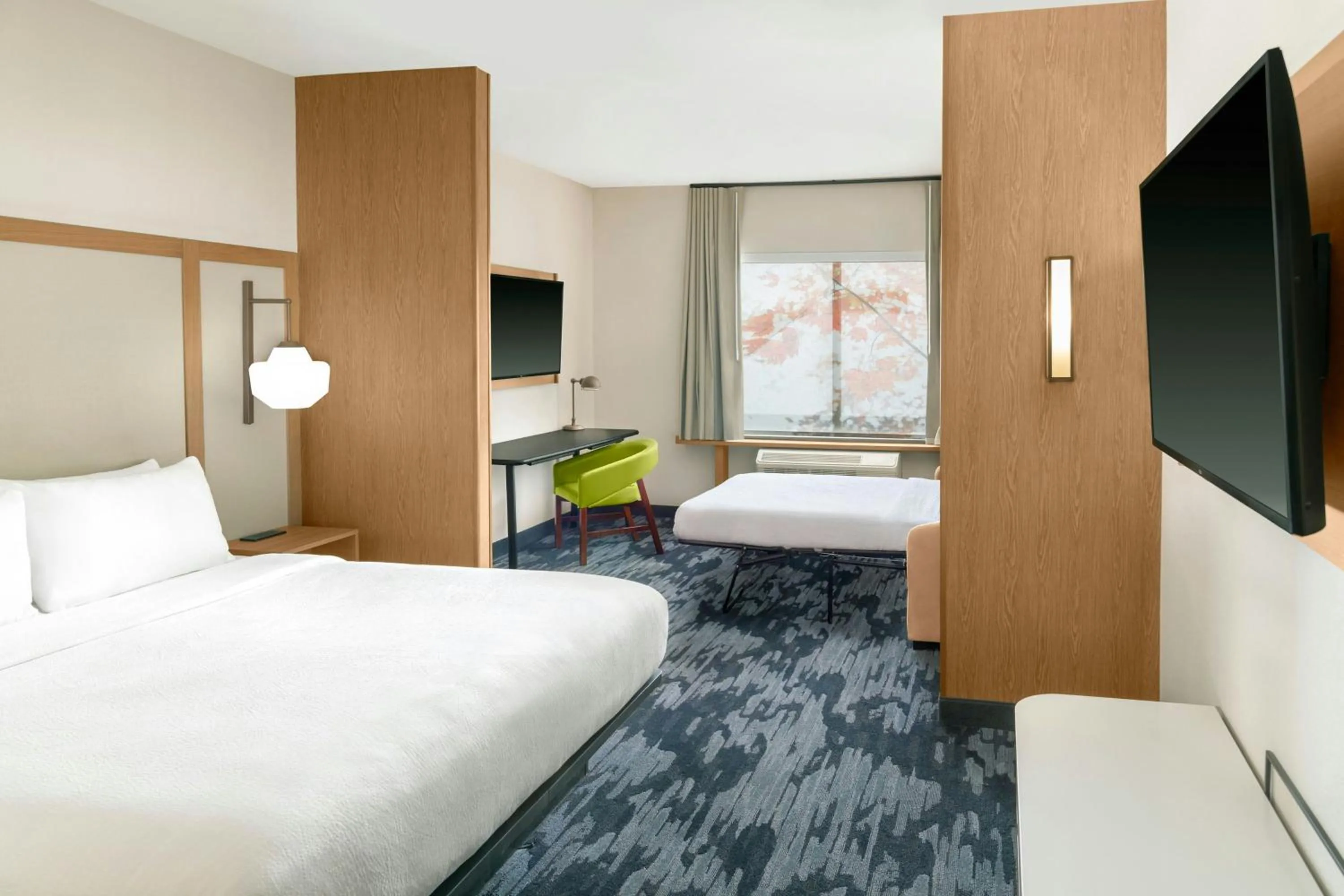 Photo of the whole room, Bed in Fairfield by Marriott Inn & Suites Detroit Taylor