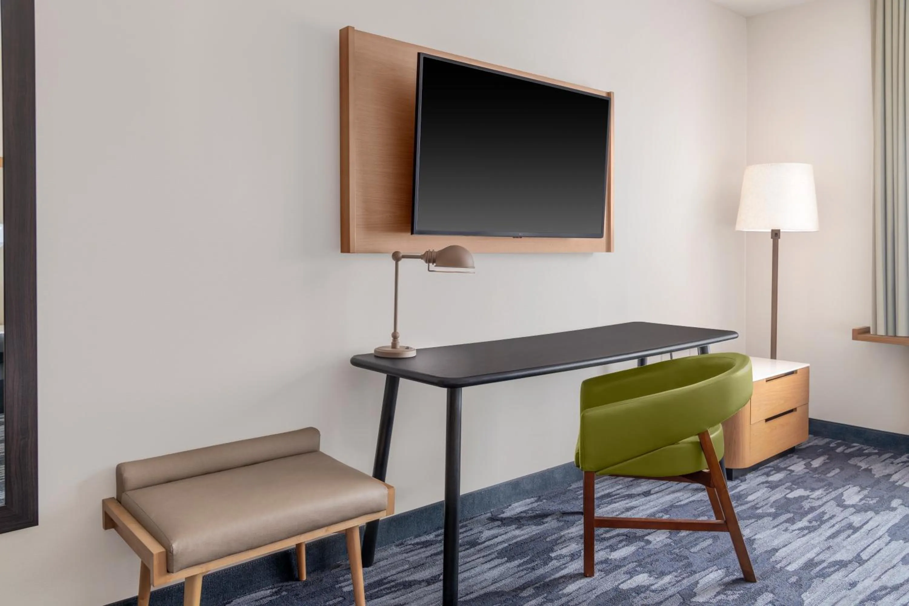 Communal lounge/ TV room in Fairfield by Marriott Inn & Suites Detroit Taylor
