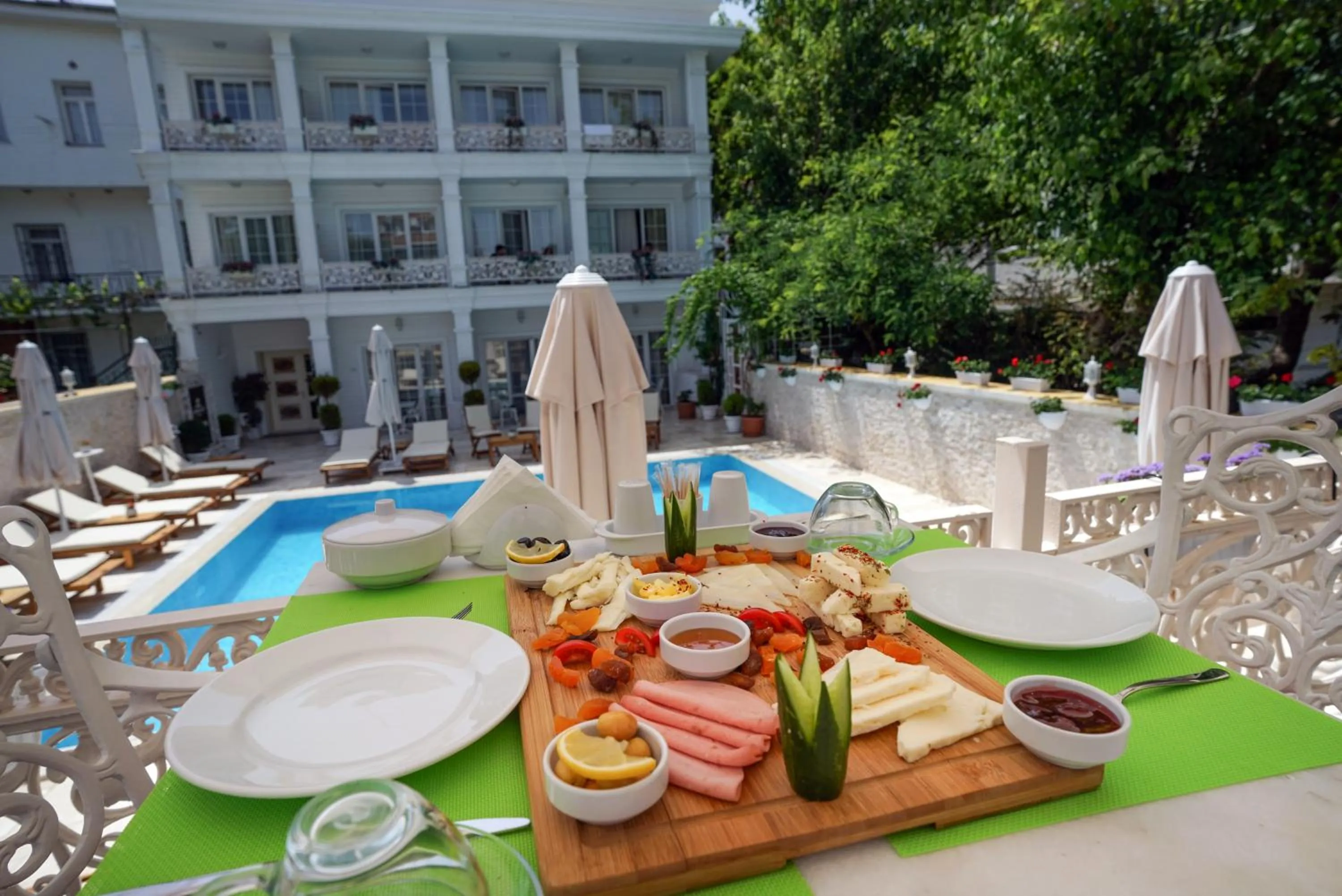 Breakfast in Buyukada Cankaya Hotel