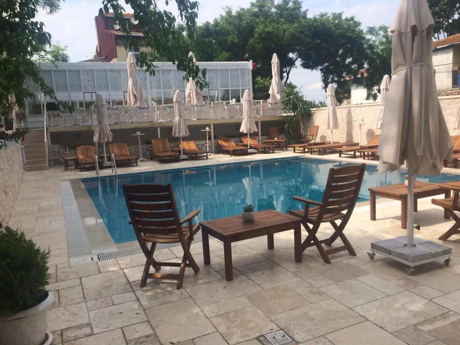 Swimming pool in Buyukada Cankaya Hotel