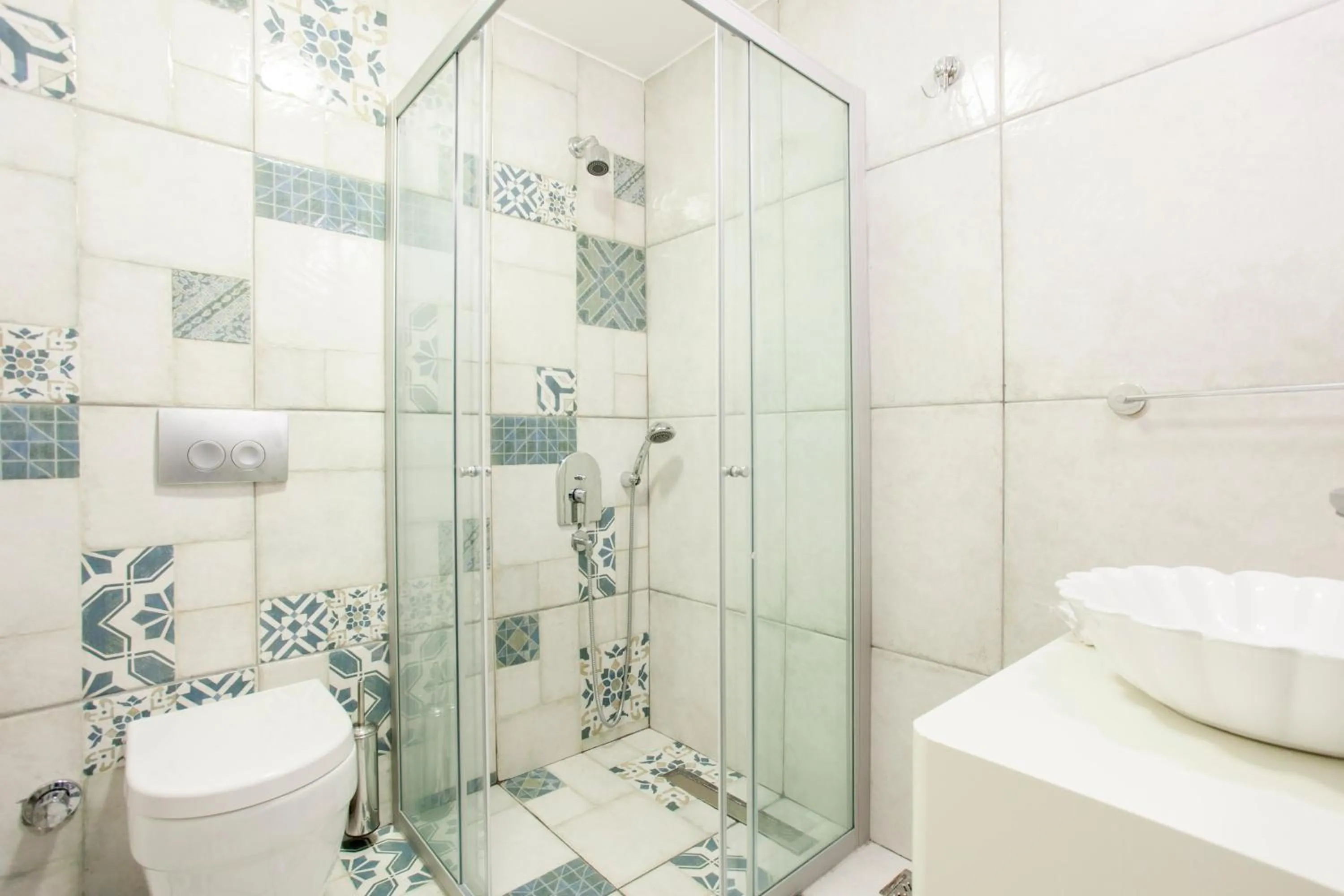 Bathroom in Buyukada Cankaya Hotel