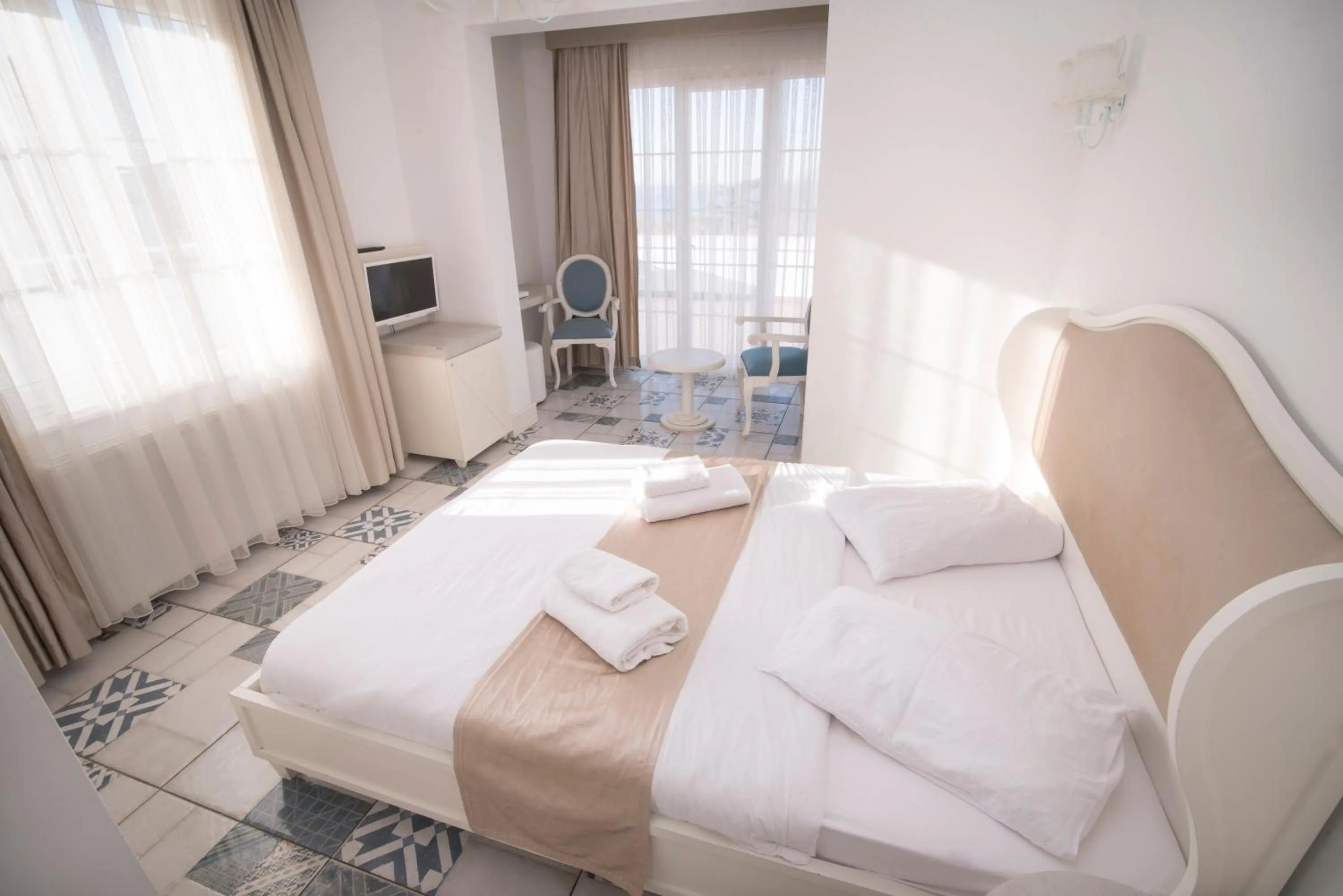 Photo of the whole room, Bed in Buyukada Cankaya Hotel