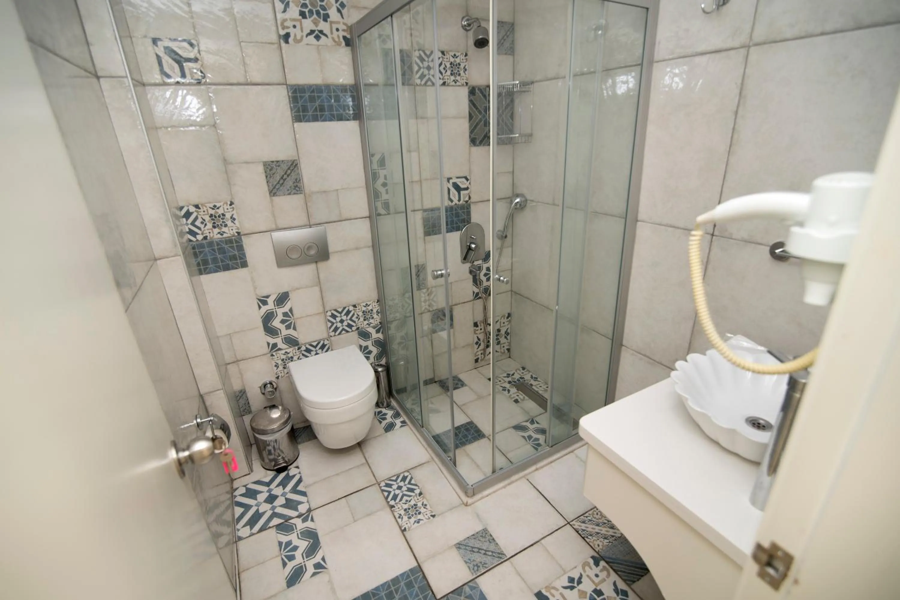 Bathroom in Buyukada Cankaya Hotel