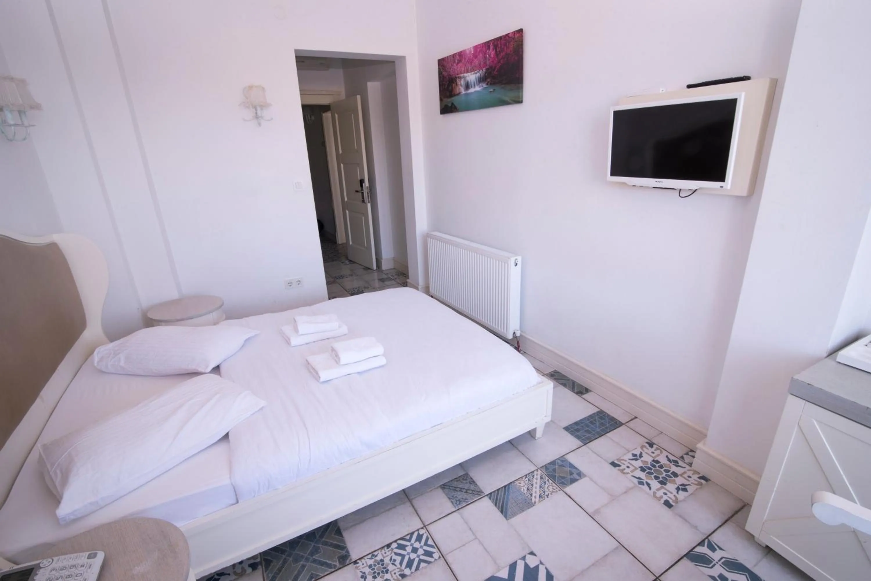 Photo of the whole room, Bed in Buyukada Cankaya Hotel