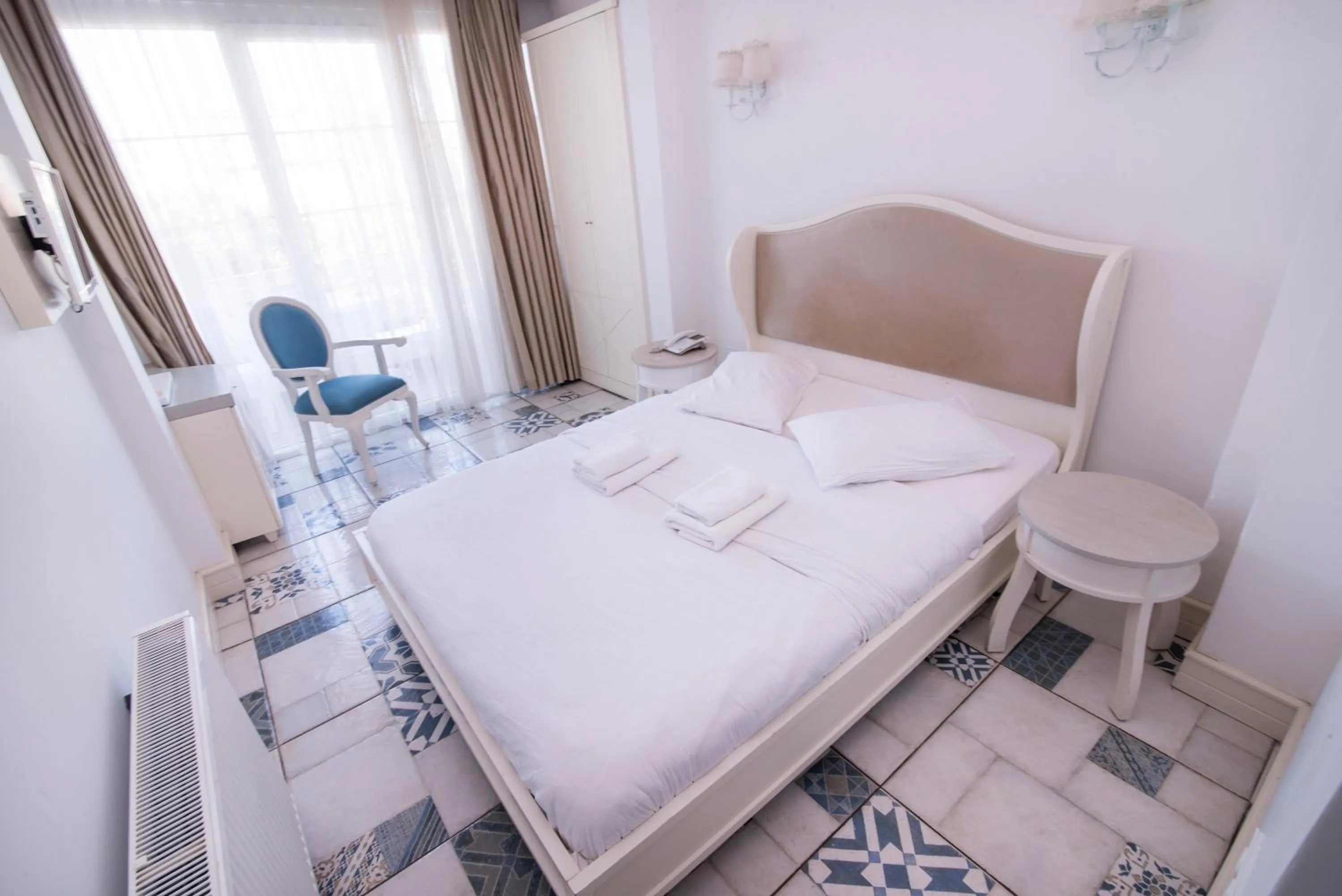 Photo of the whole room, Bed in Buyukada Cankaya Hotel