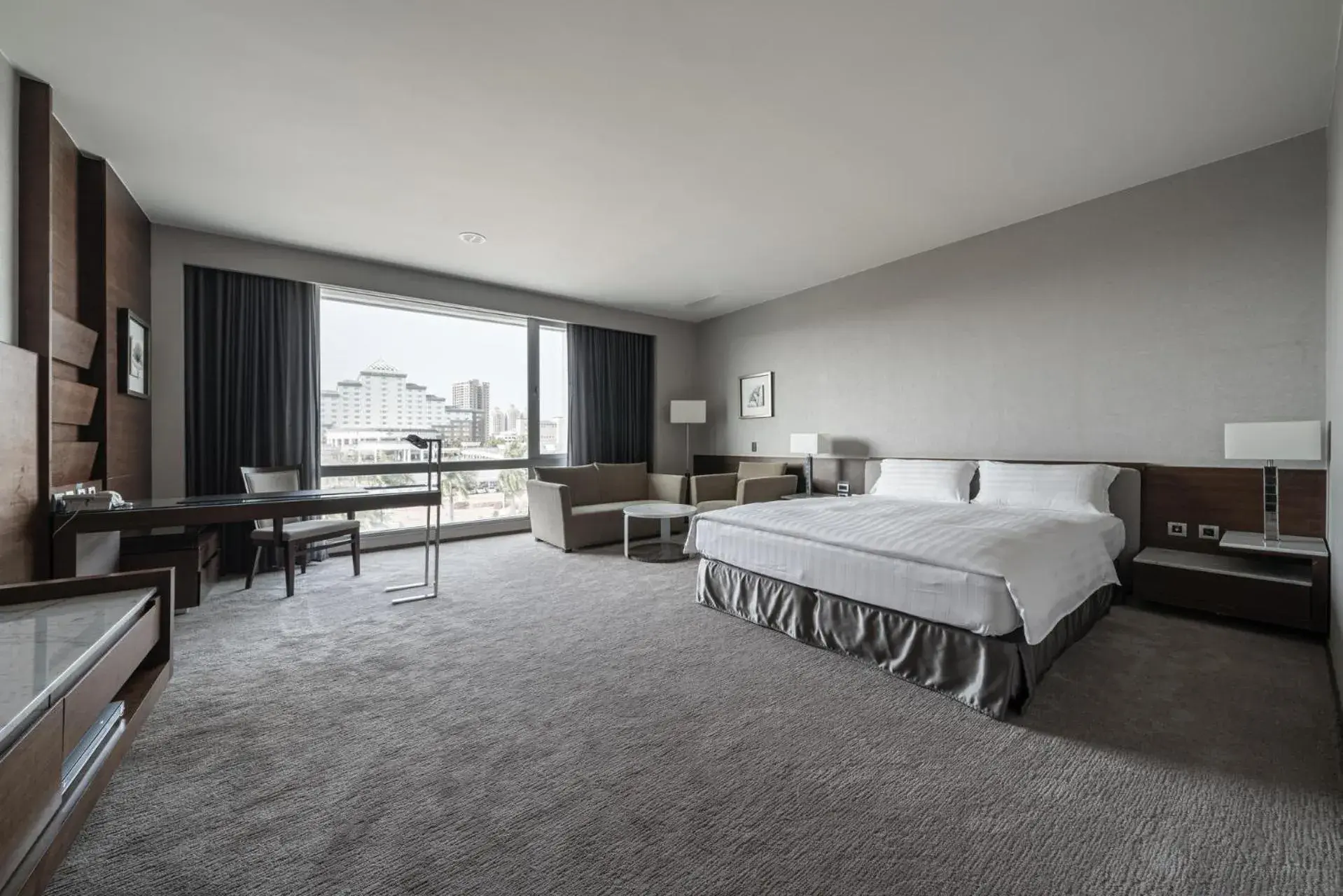 Deluxe Double Room in Taipung Suites Deluxe Double Room in Taipung Suites