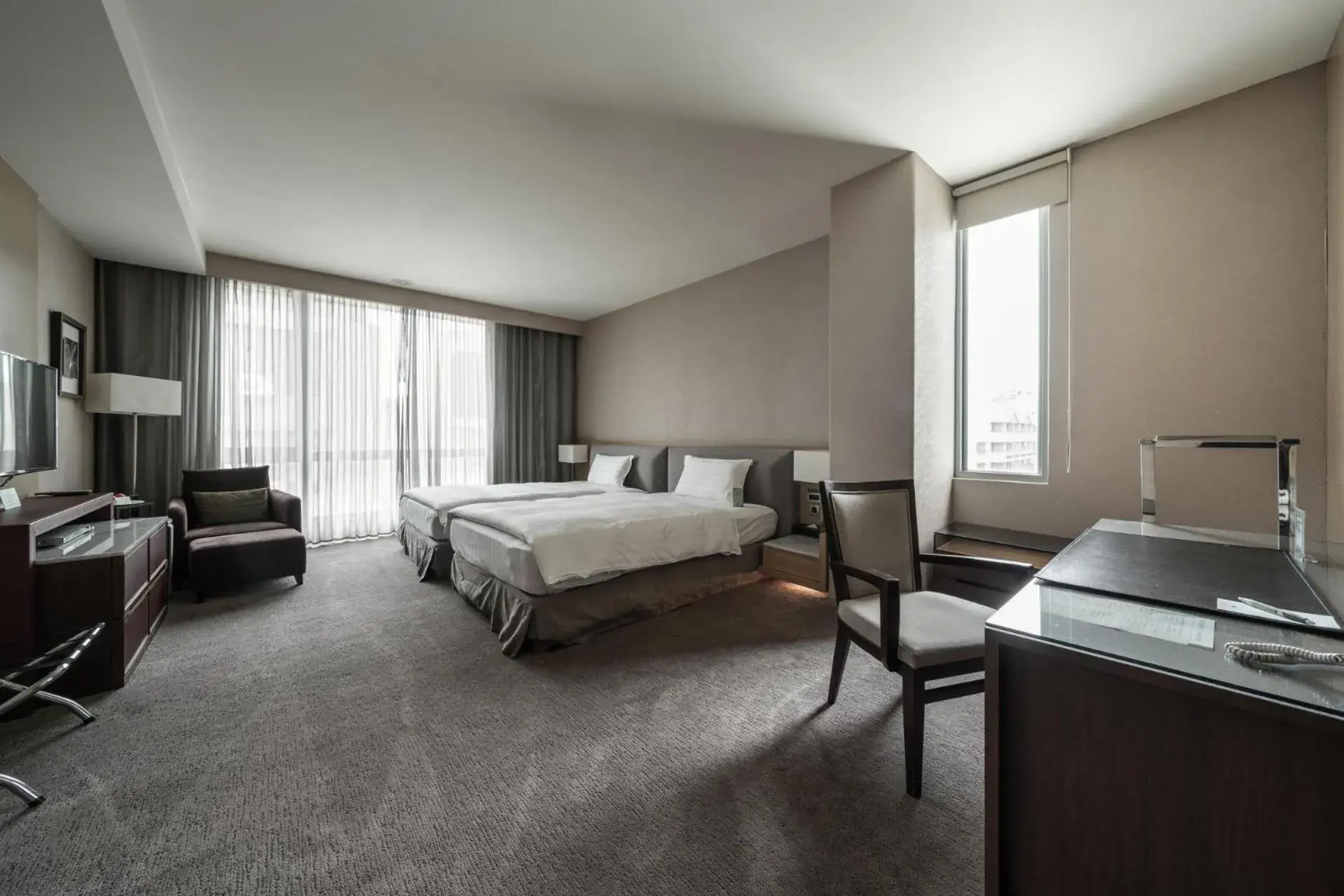 Deluxe Twin Room in Taipung Suites Deluxe Twin Room in Taipung Suites