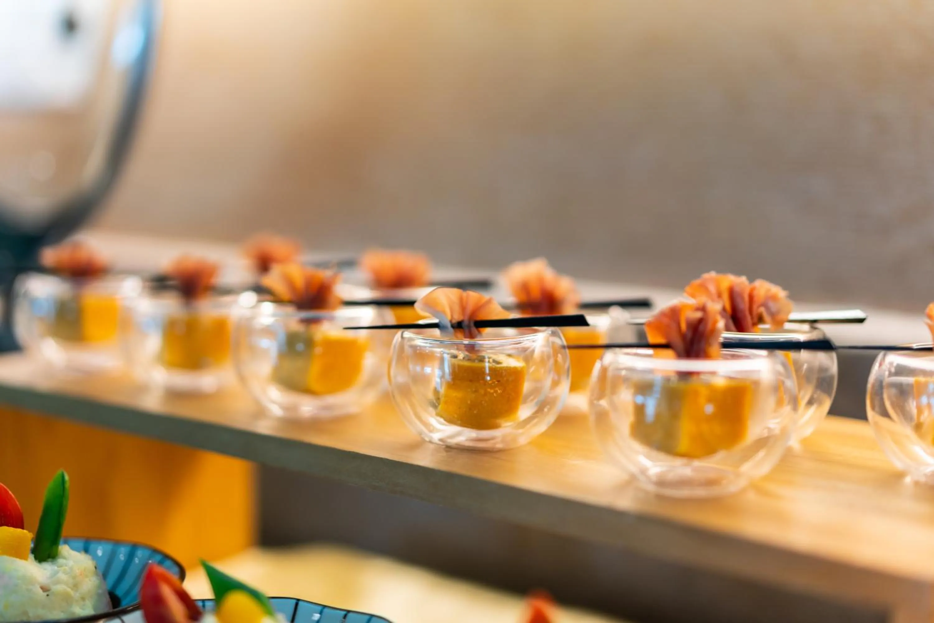 Restaurant/places to eat in Taipung Suites