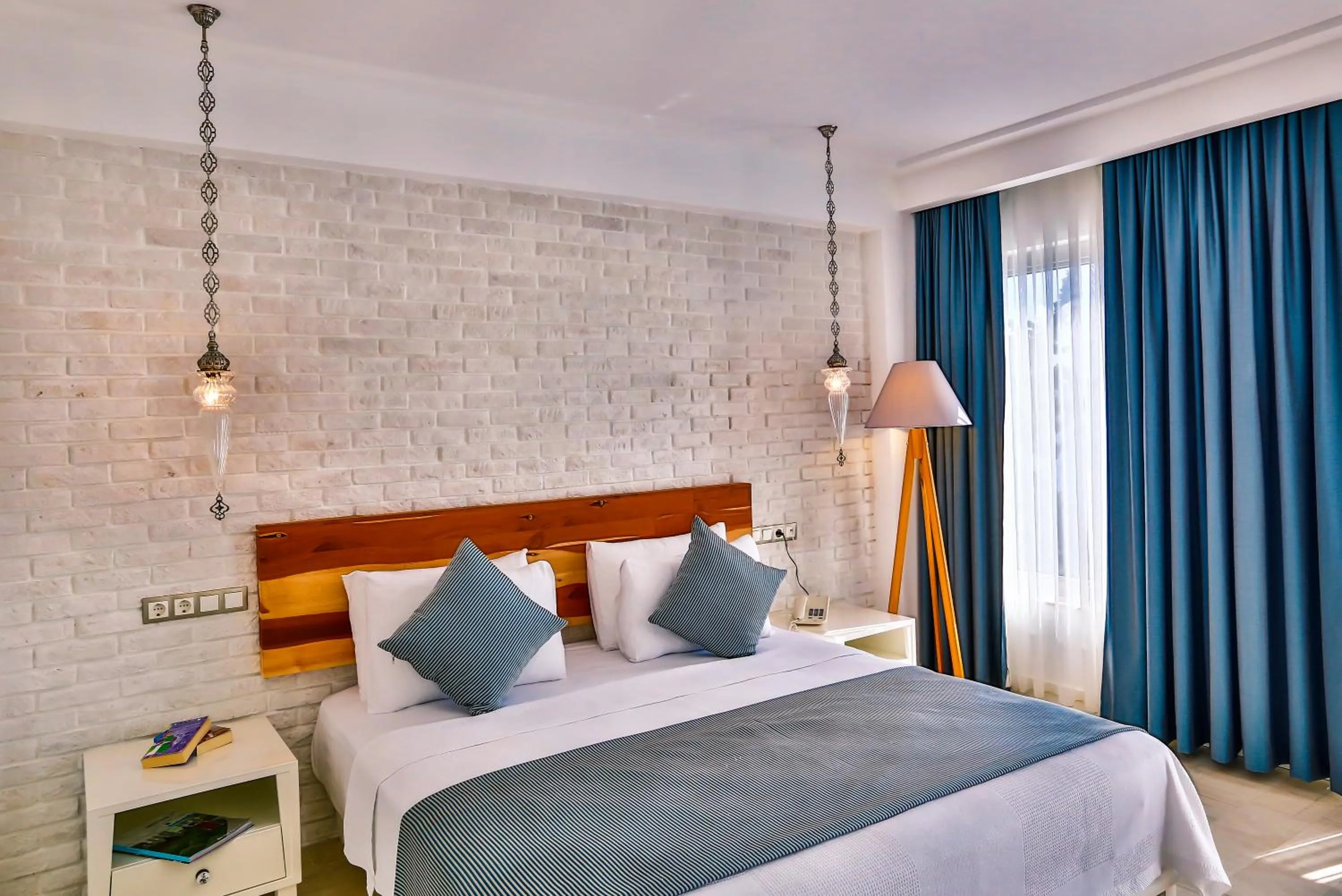 Photo of the whole room, Bed in Arnna Hotel