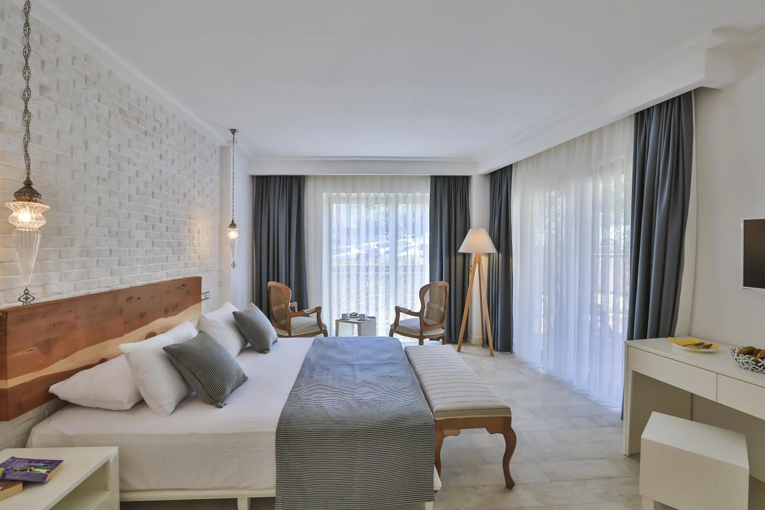 Children play ground, Bed in Arnna Hotel