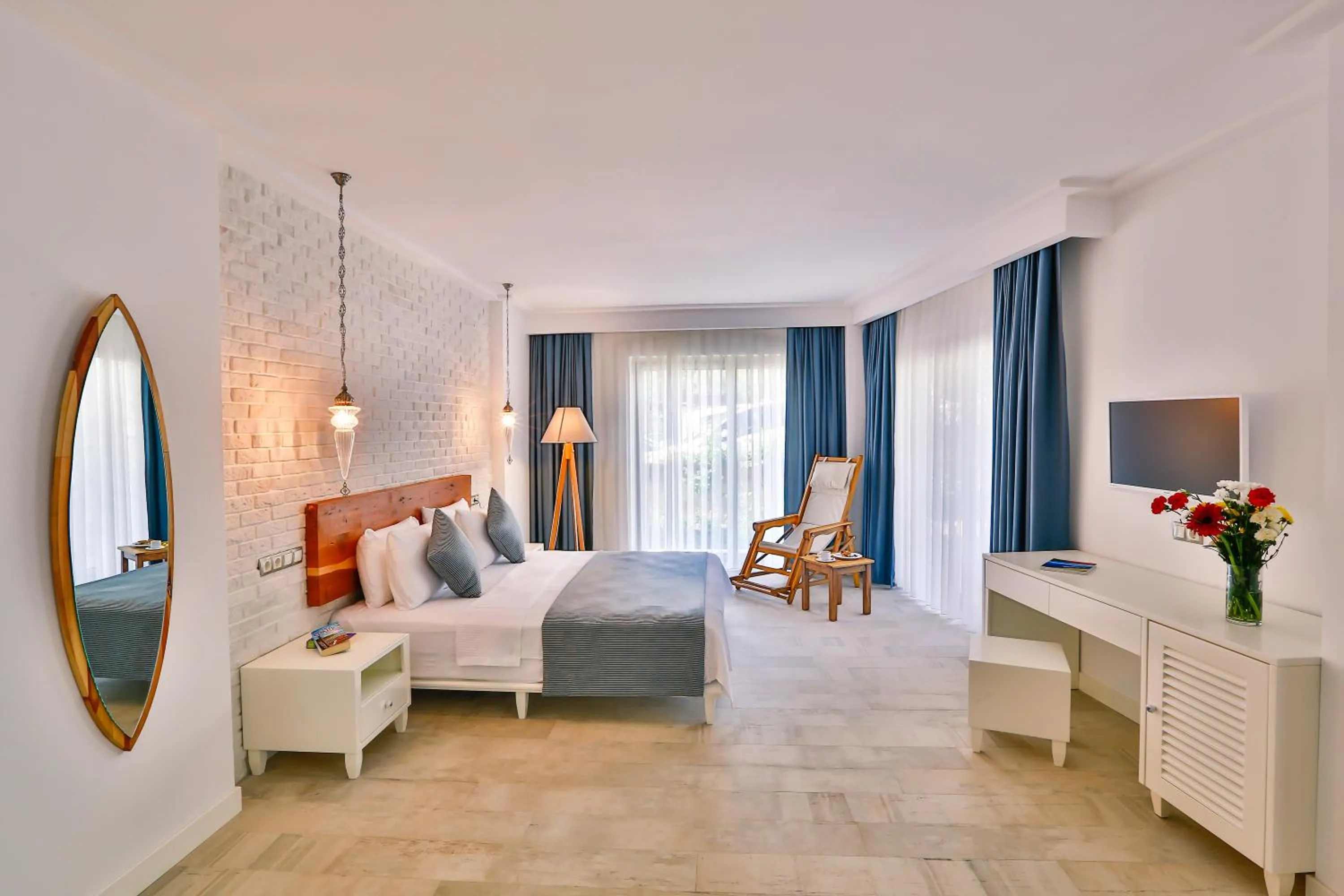 Photo of the whole room, Bed in Arnna Hotel