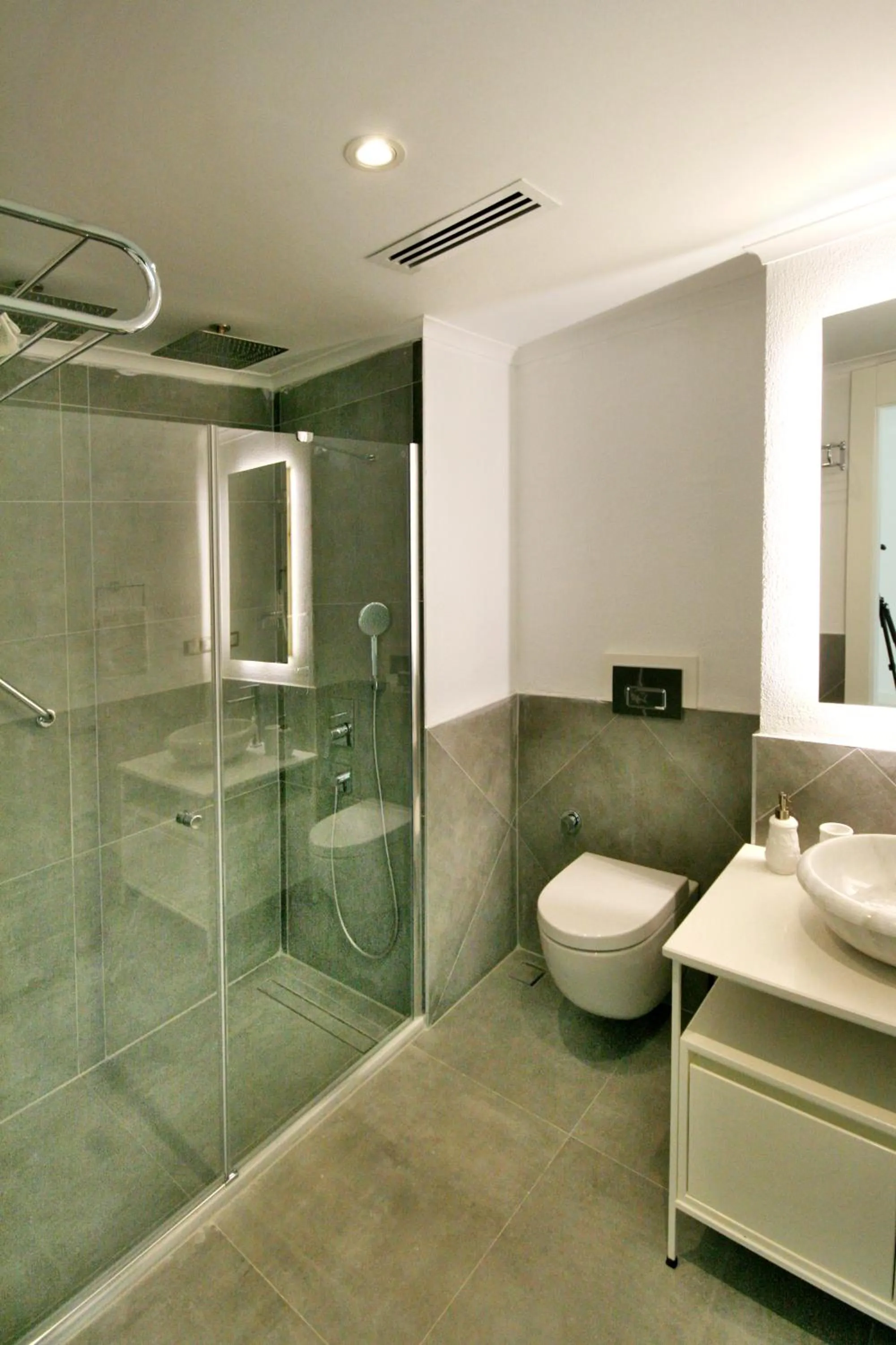 Shower in Arnna Hotel