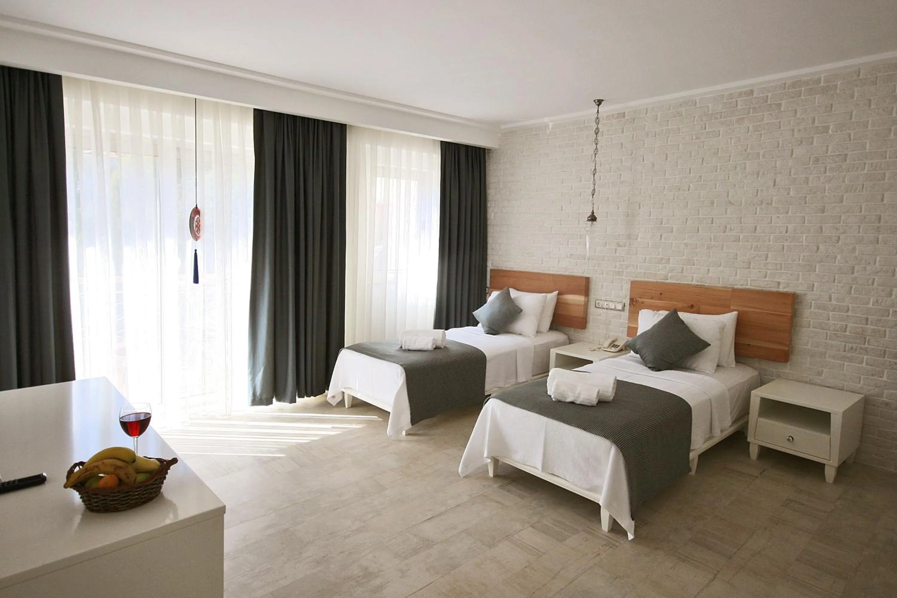 Photo of the whole room, Bed in Arnna Hotel