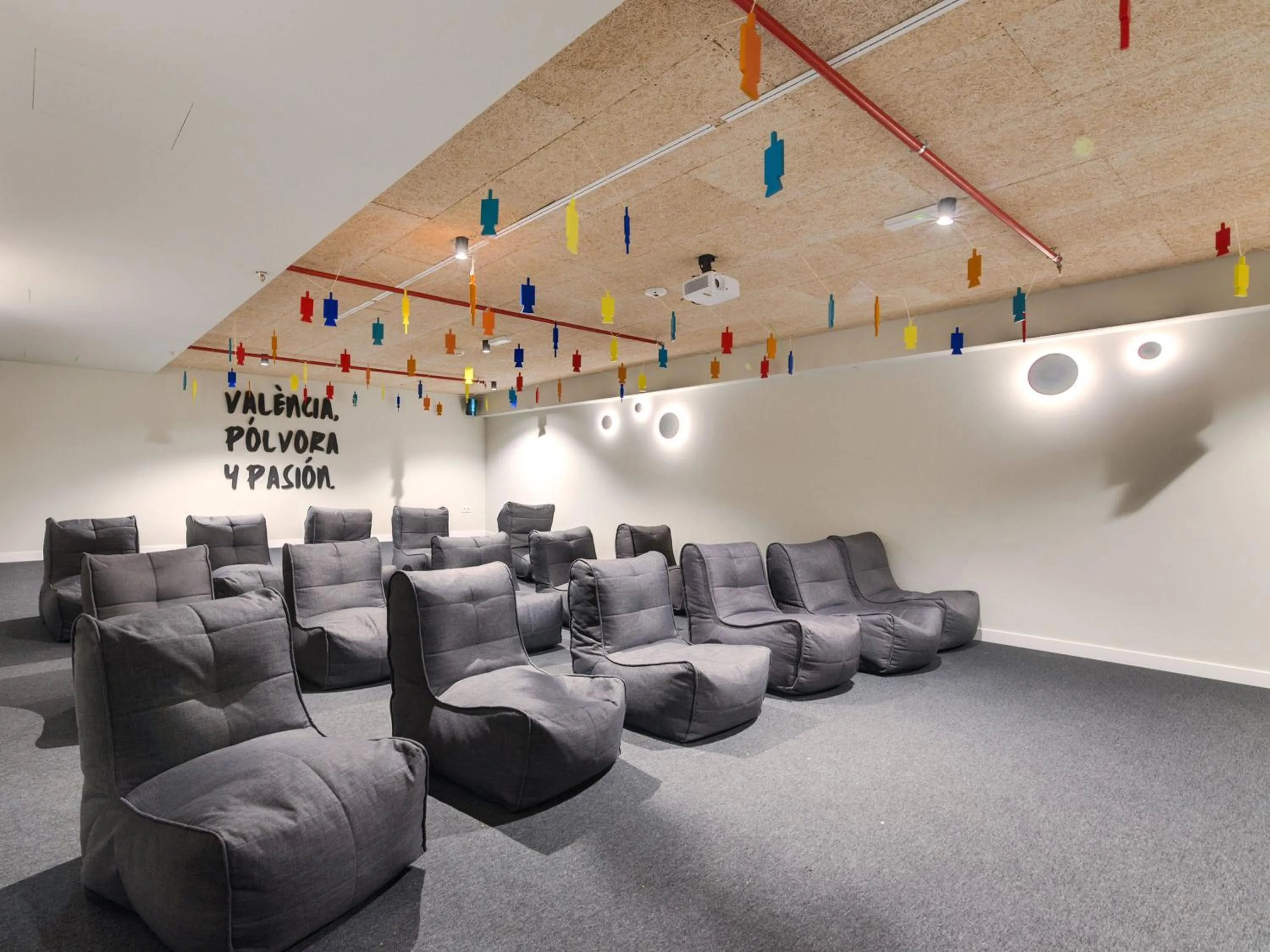 Area and facilities in Livensa Living Studios - Valencia Viveros