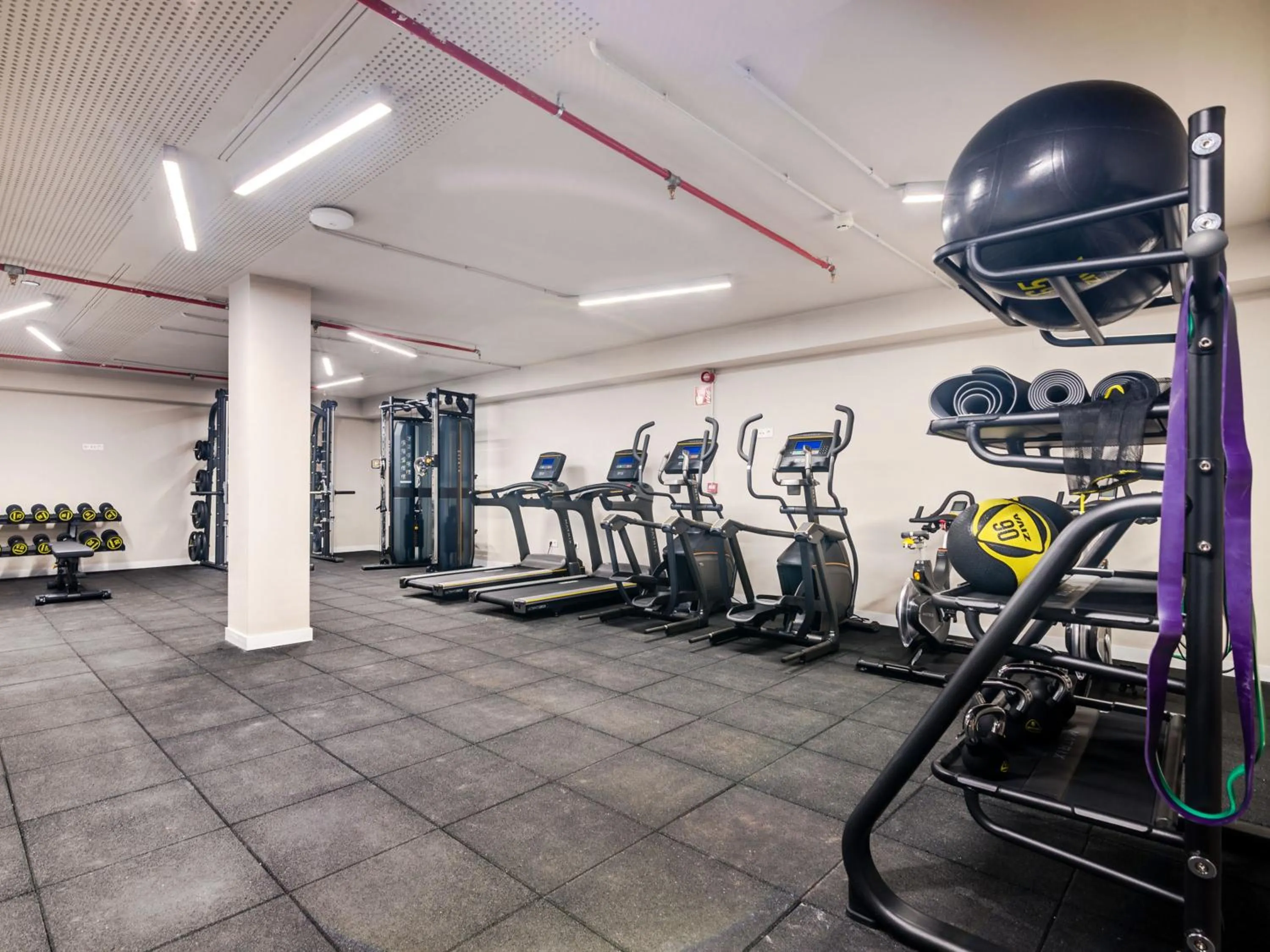 Fitness centre/facilities in Livensa Living Studios - Valencia Viveros