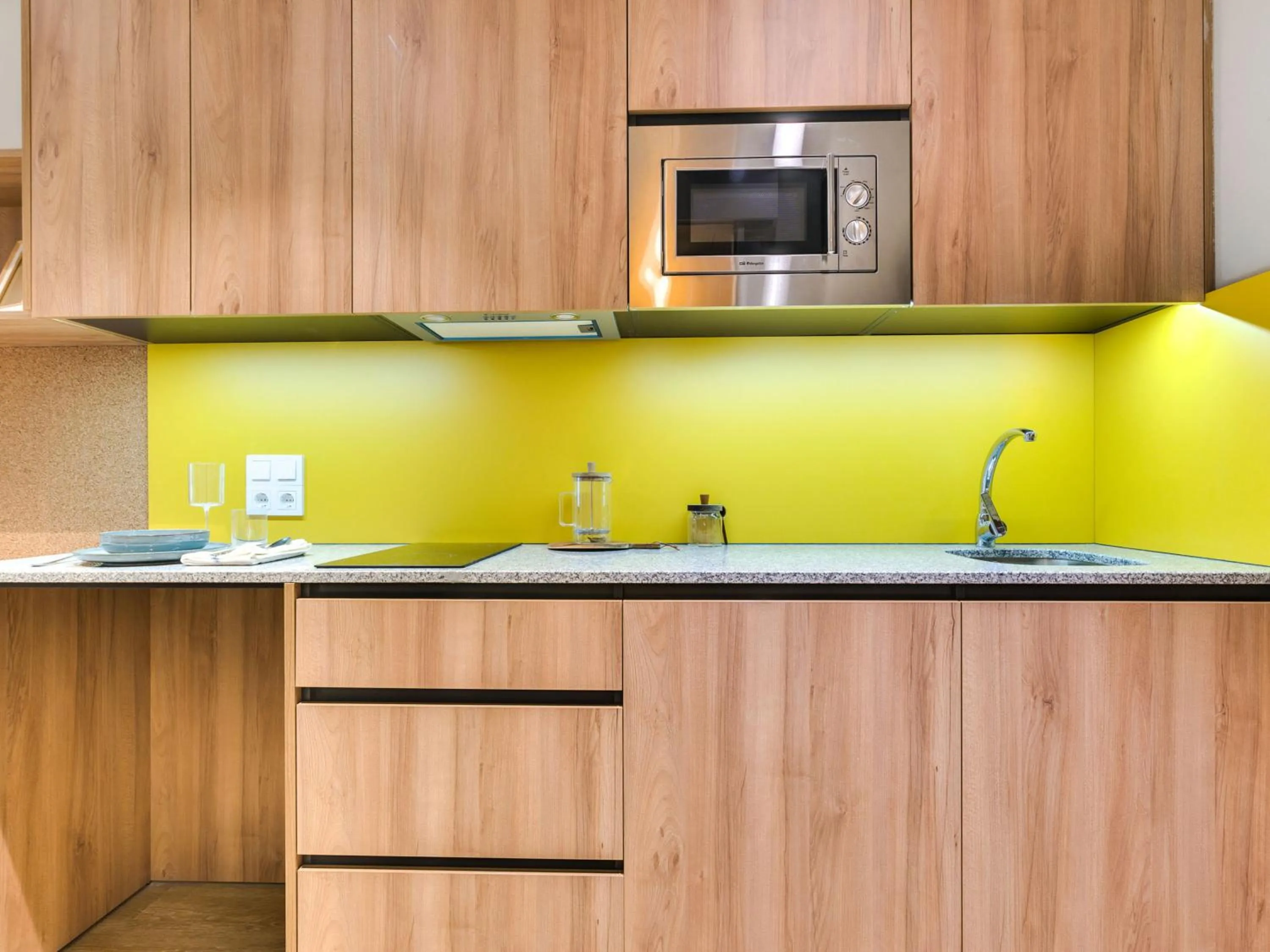 stove in Livensa Living Studios - Valencia Viveros