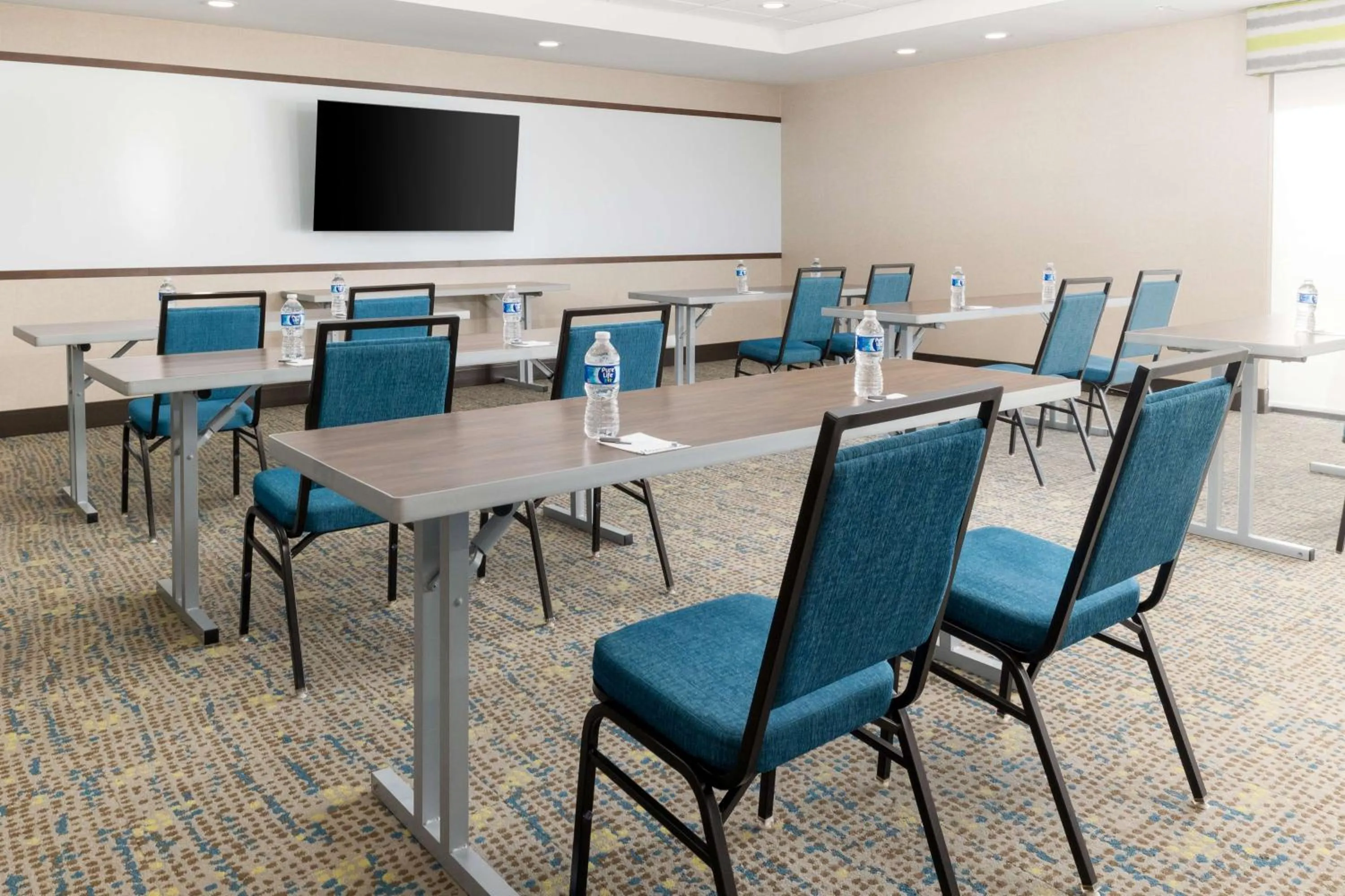 Meeting/conference room in Hampton Inn & Suites Porter Ranch Los Angeles