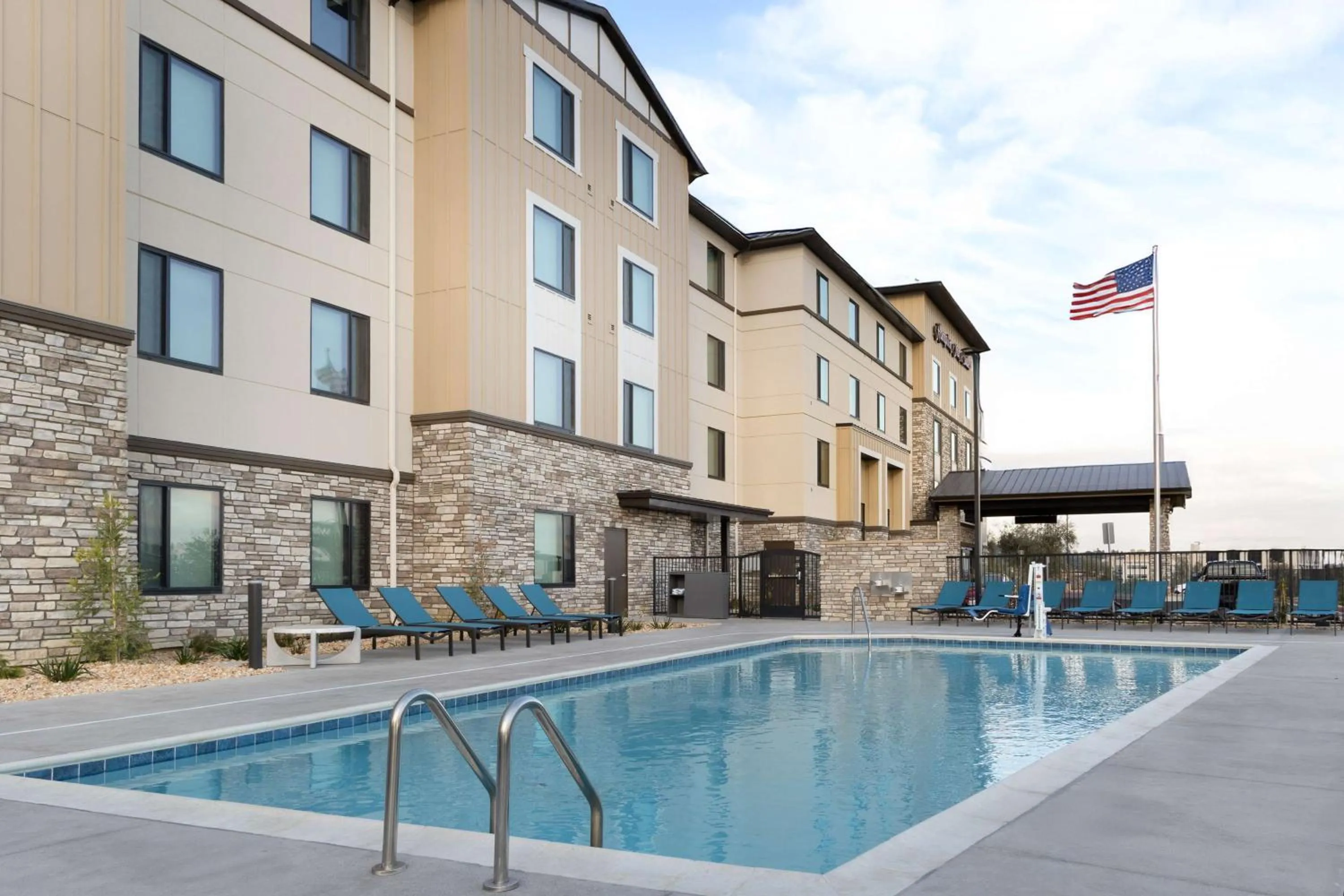 Pool view in Hampton Inn & Suites Porter Ranch Los Angeles