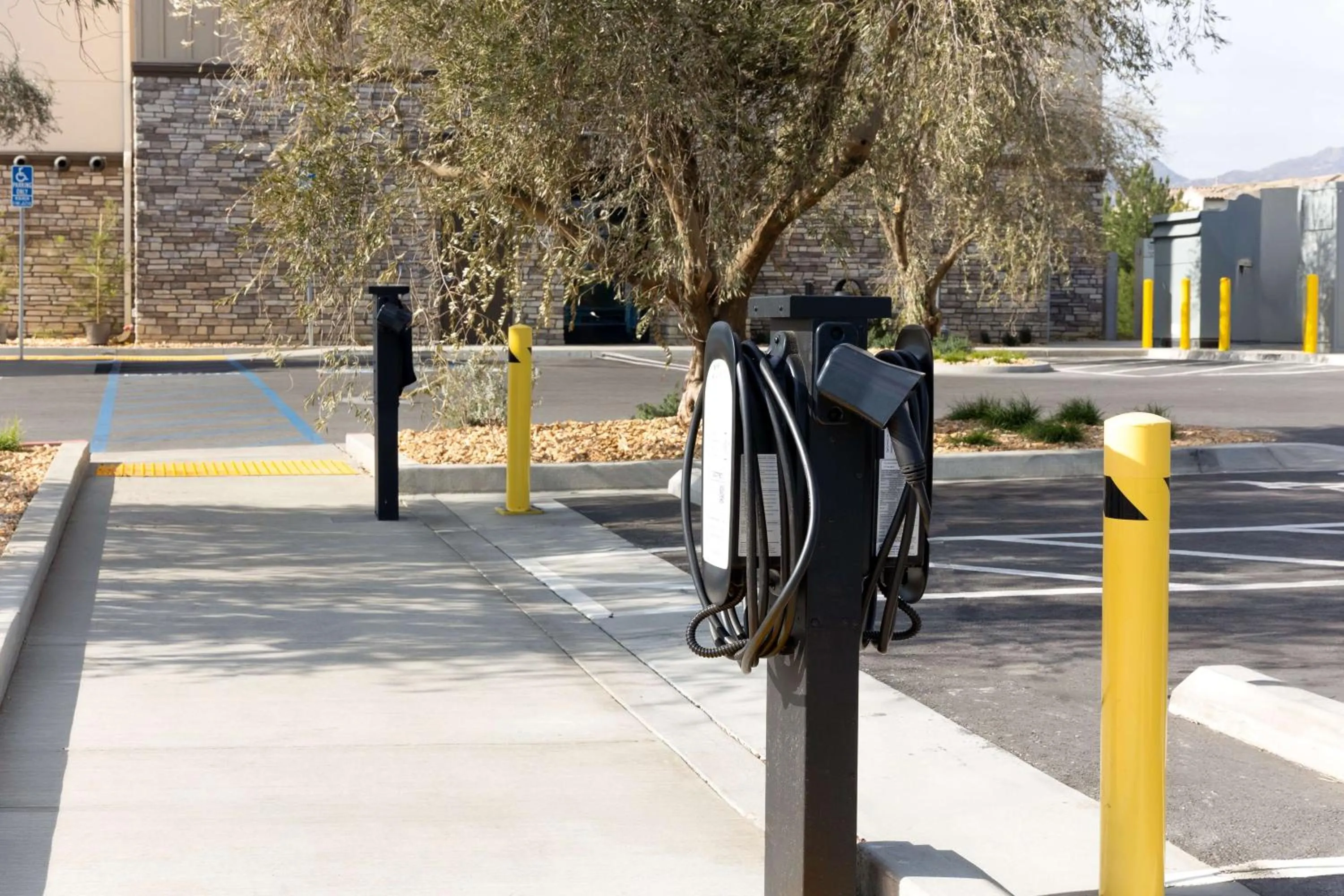 Property building in Hampton Inn & Suites Porter Ranch Los Angeles