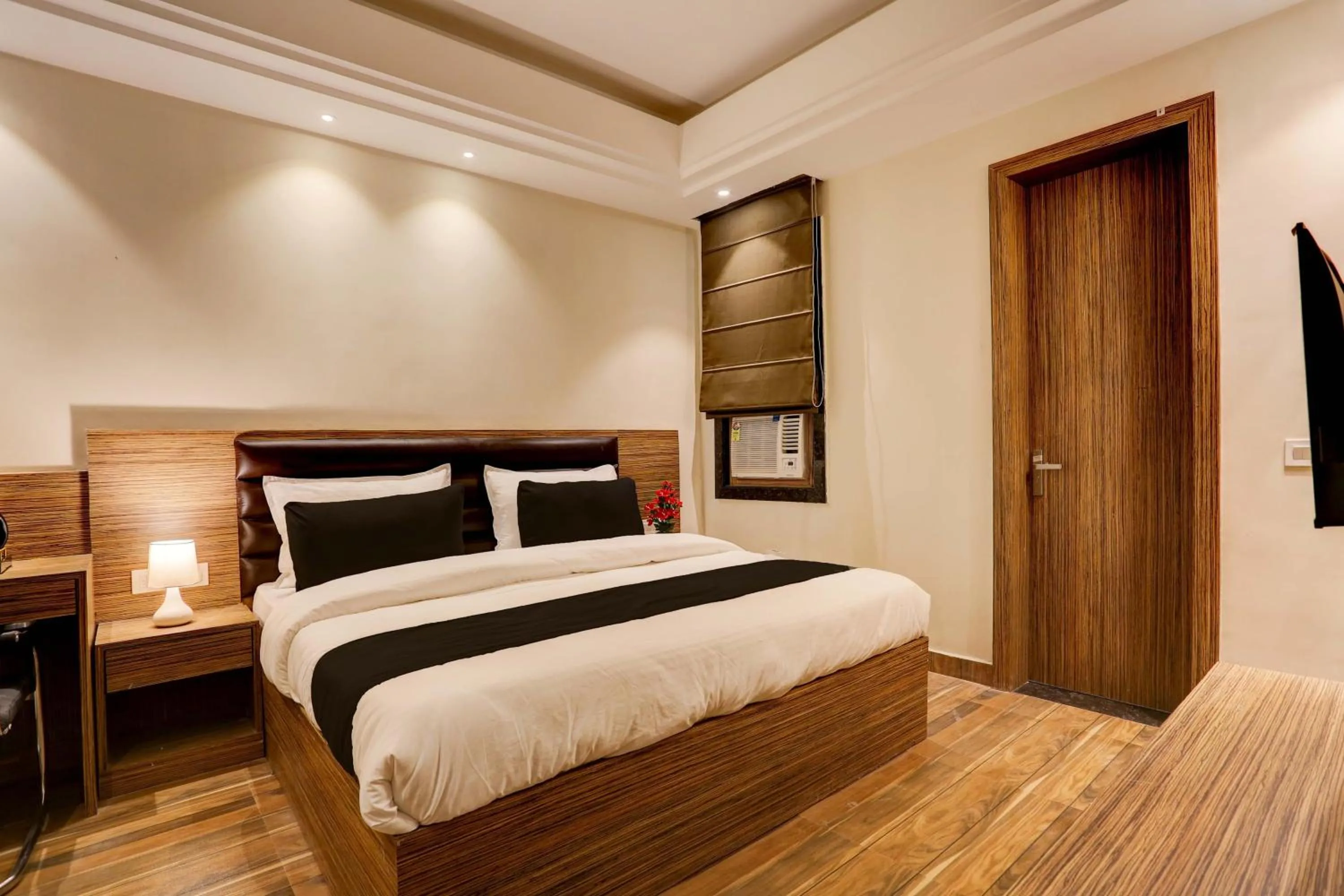 Bathroom, Bed in Super Collection O Stargaze