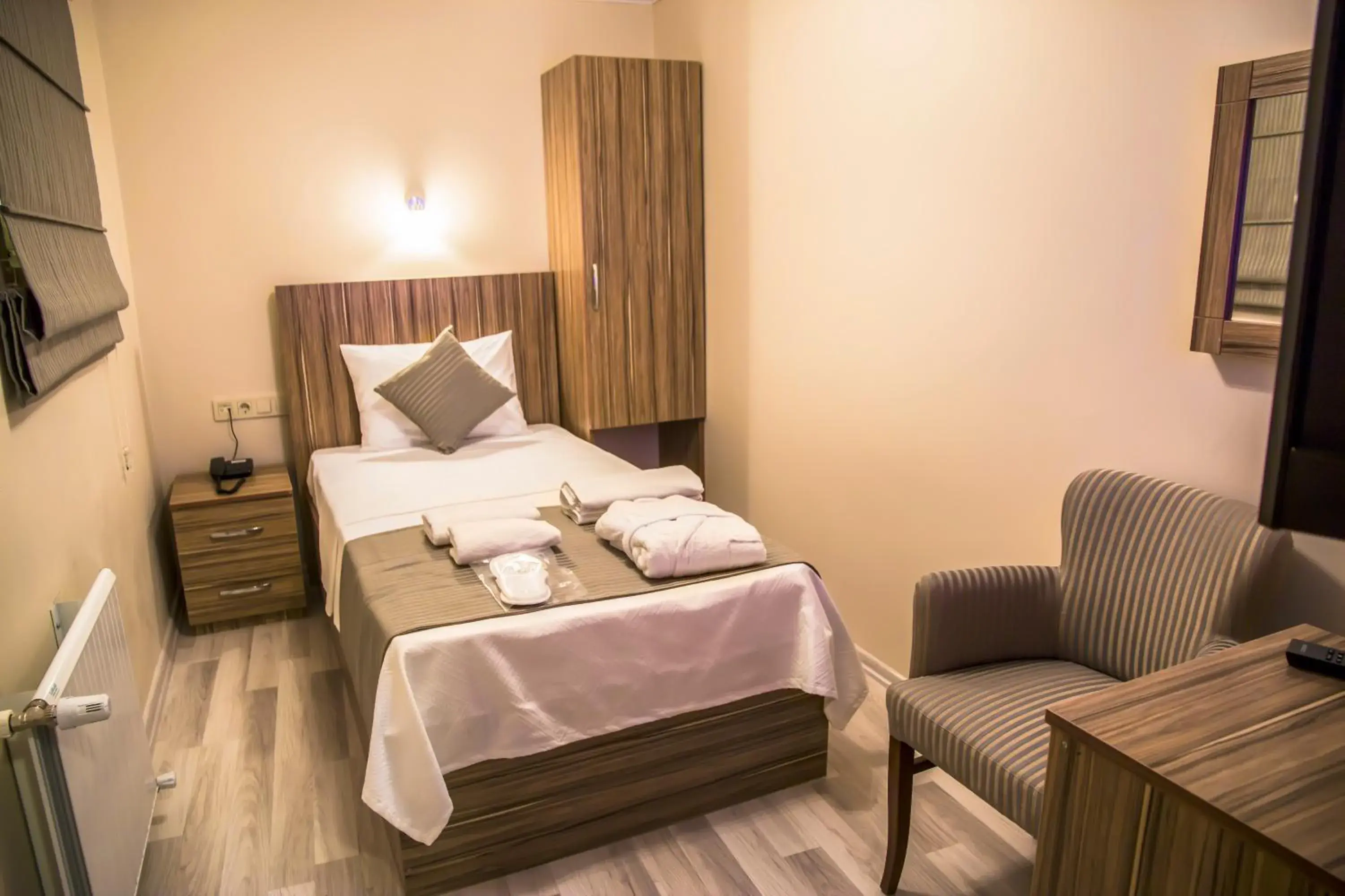 Classic Single Room in Berlin Hotel Nisantasi Classic Single Room in Berlin Hotel Nisantasi