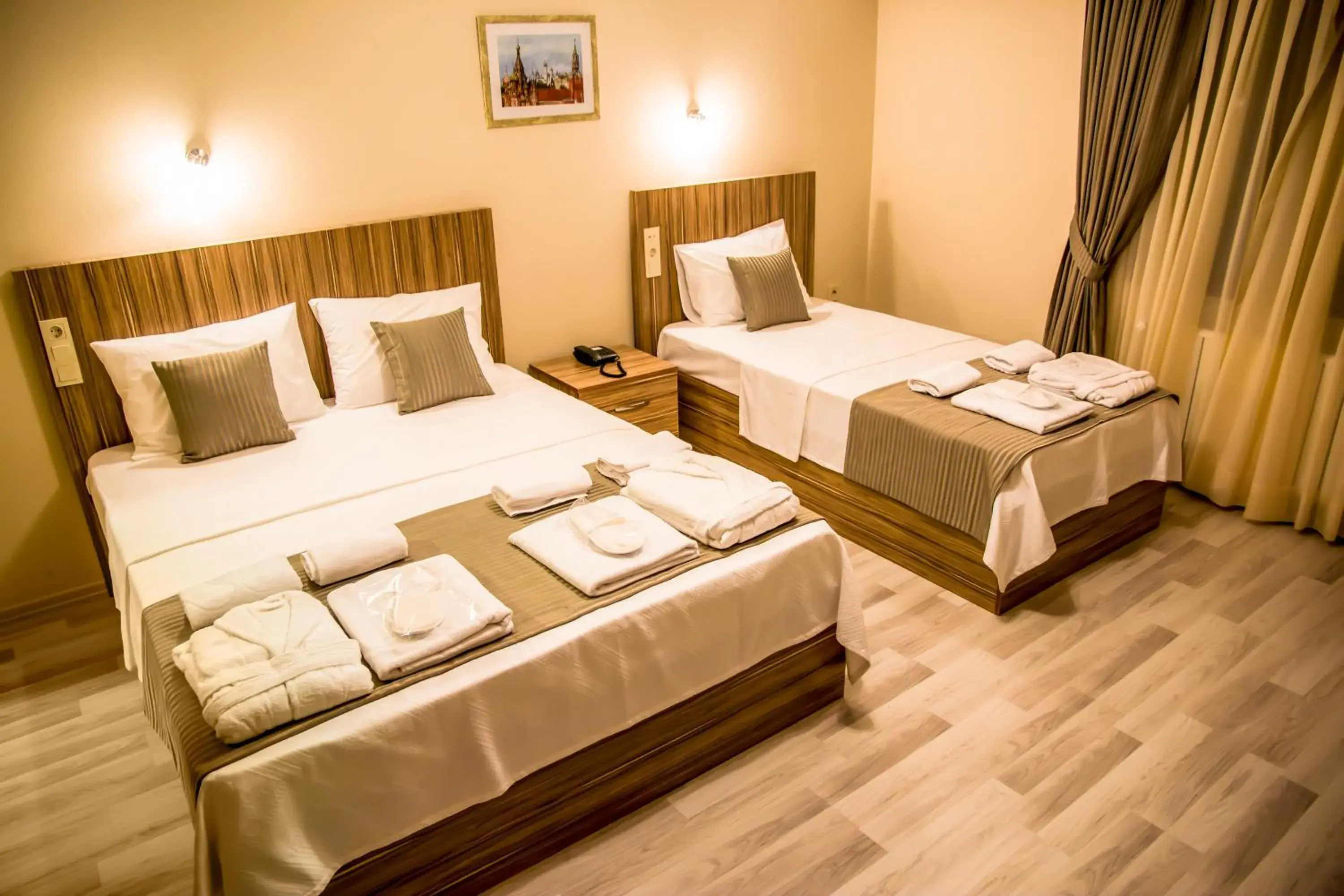 Superior Triple Room in Berlin Hotel Nisantasi Superior Triple Room in Berlin Hotel Nisantasi