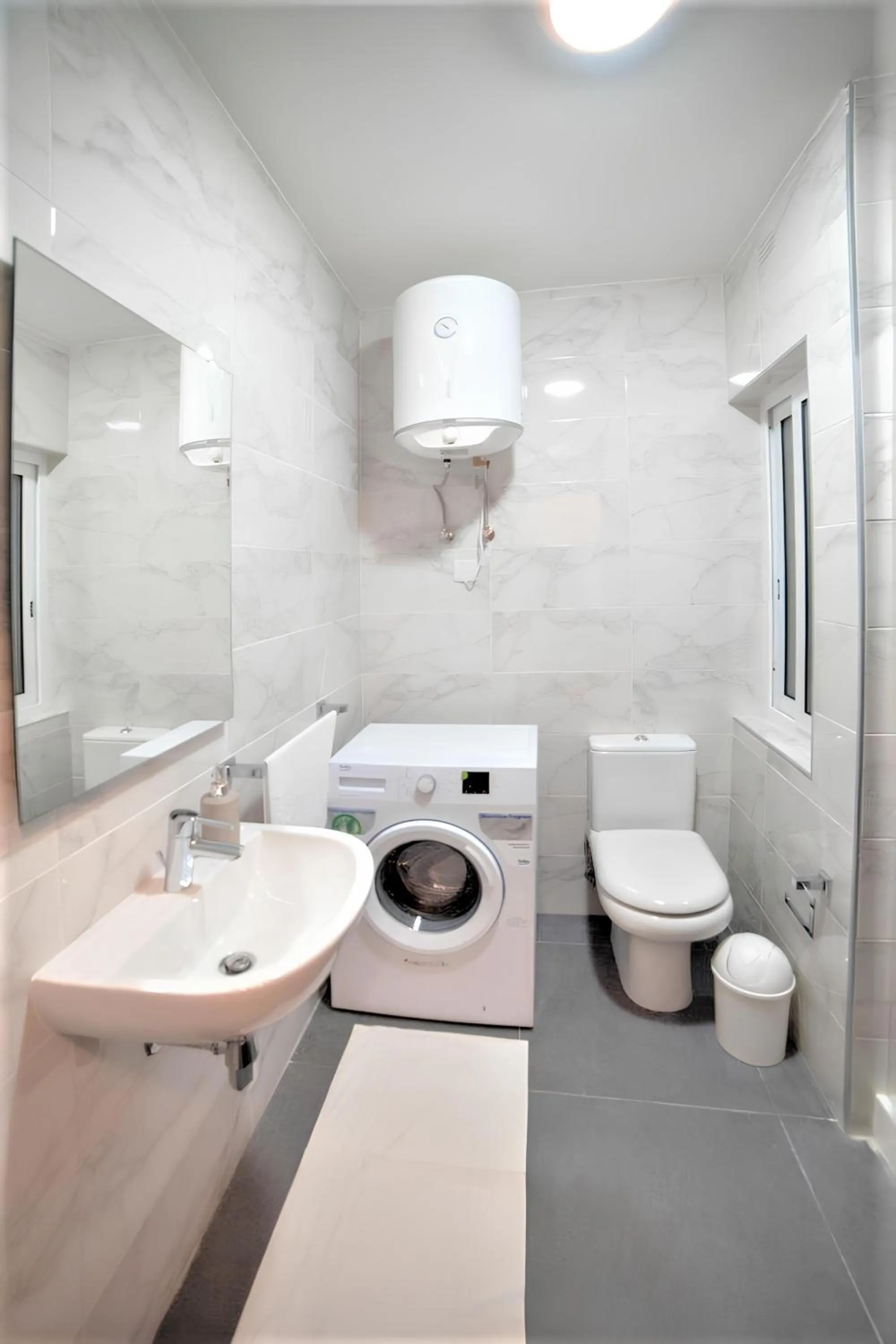 Toilet in Elise Apartments