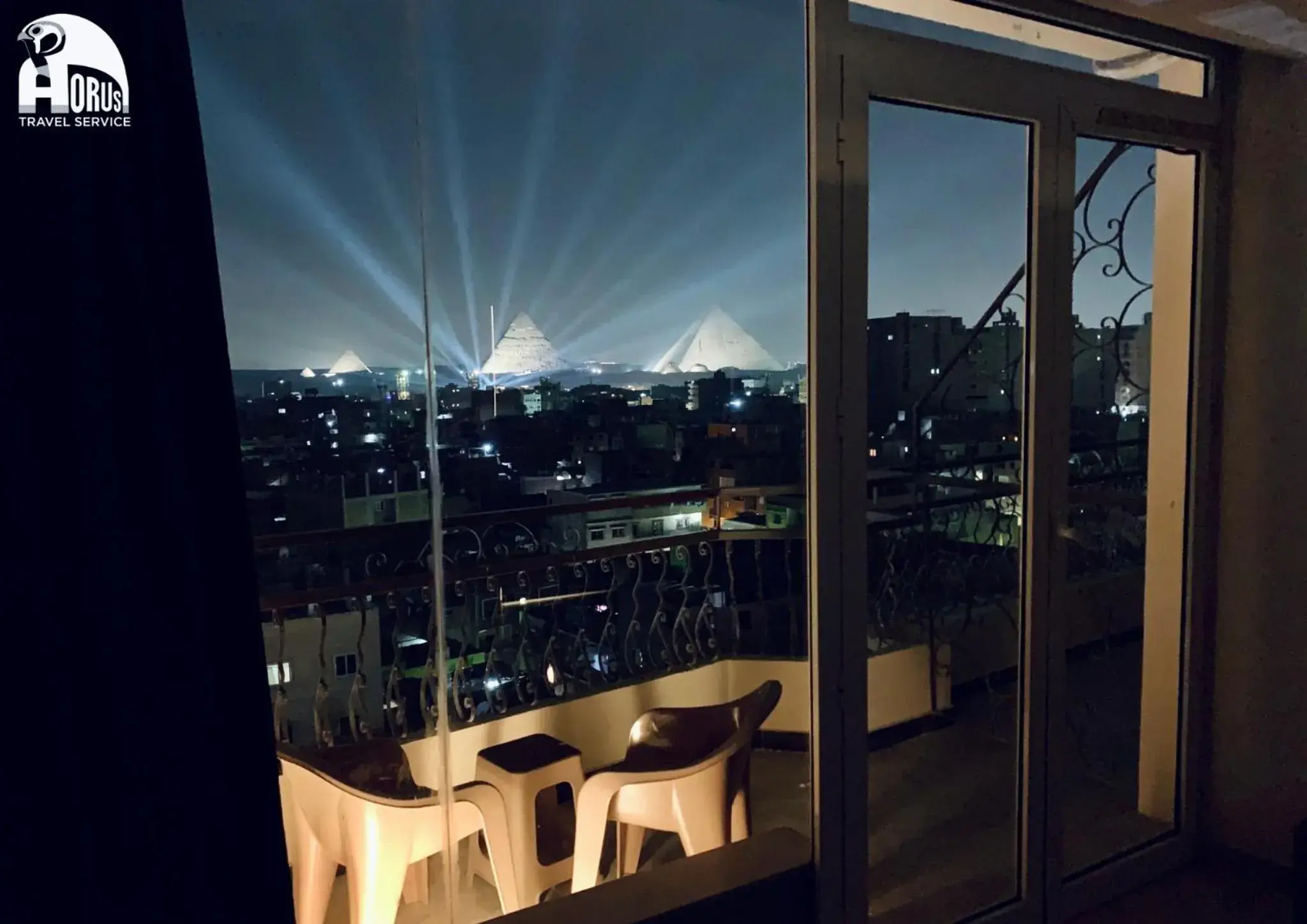 Queen Room with Balcony and Pyramids View - single occupancy in Horus Horizon INN Pyramids View Queen Room with Balcony and Pyramids View - single occupancy in Horus Horizon INN Pyramids View