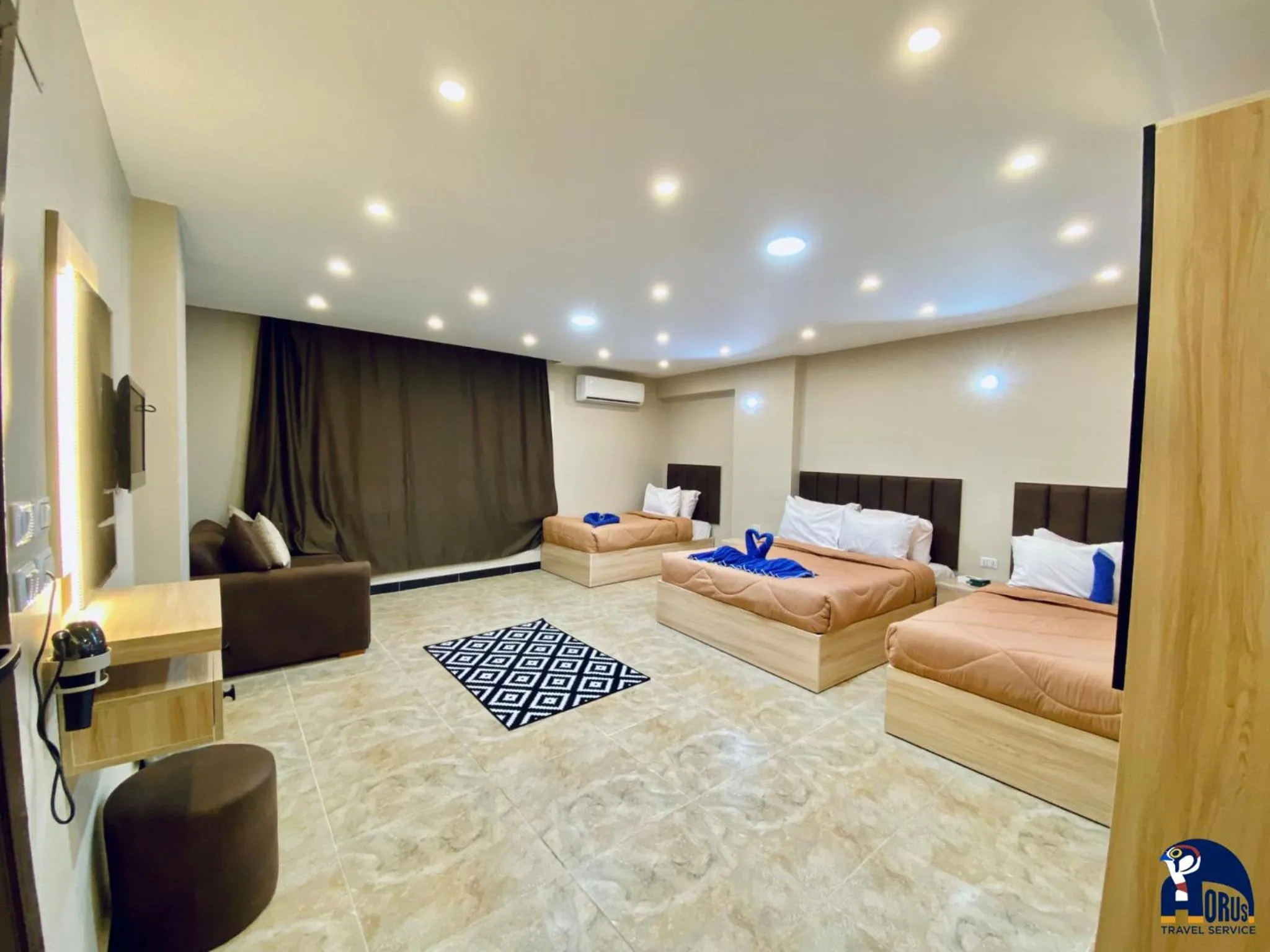 Horus Horizon INN Pyramids View