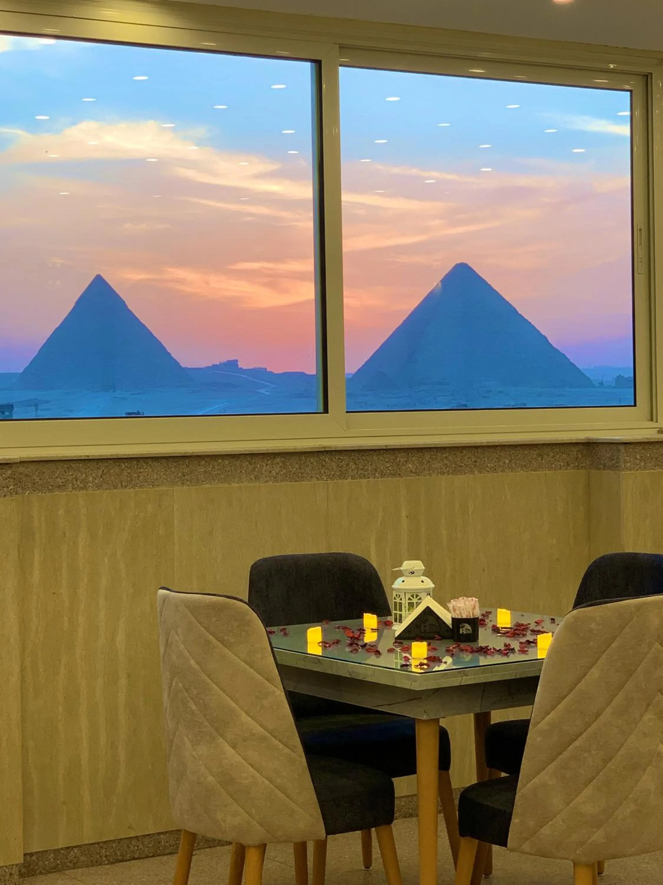 Horus Horizon INN Pyramids View
