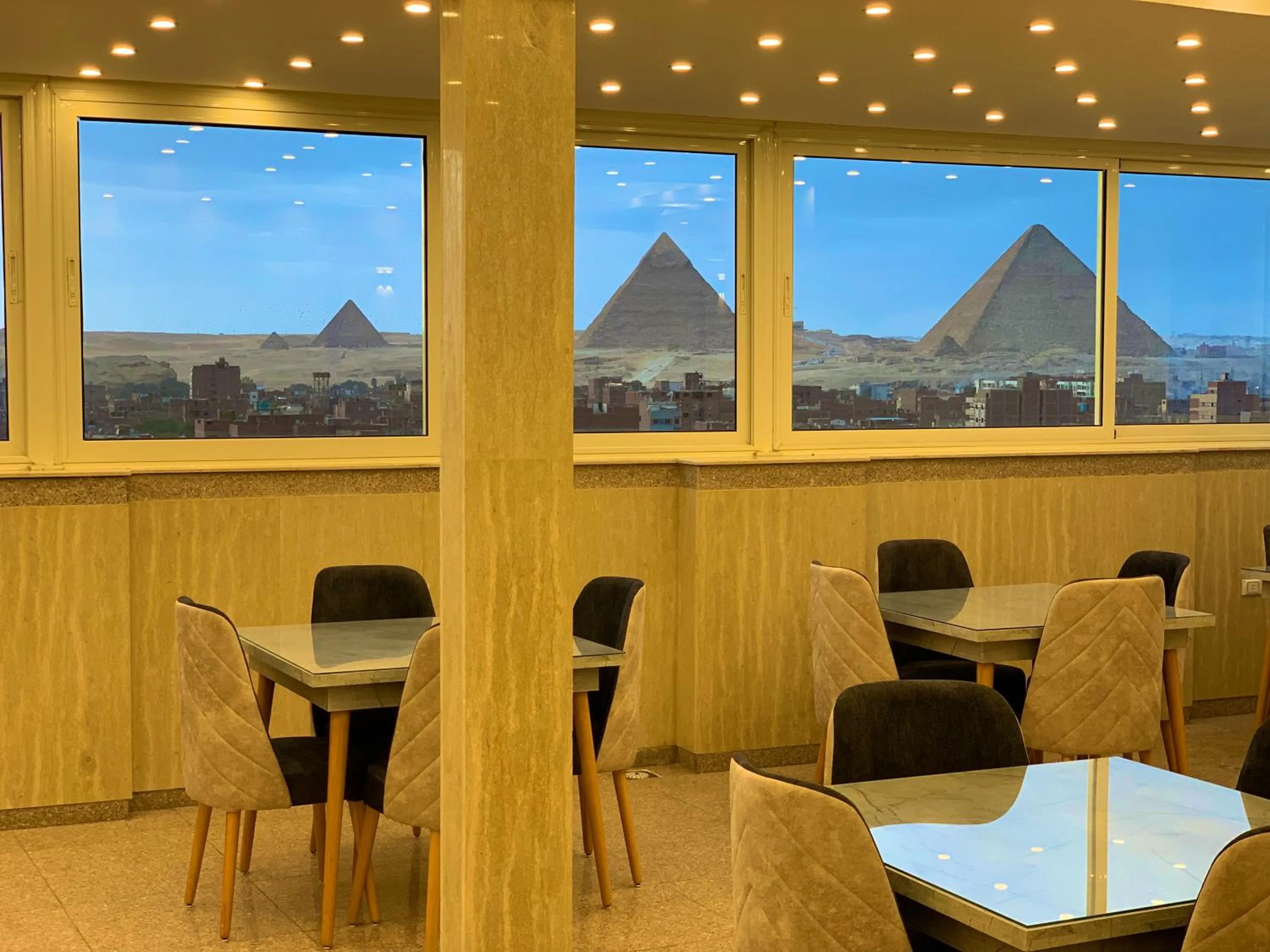 Horus Horizon INN Pyramids View