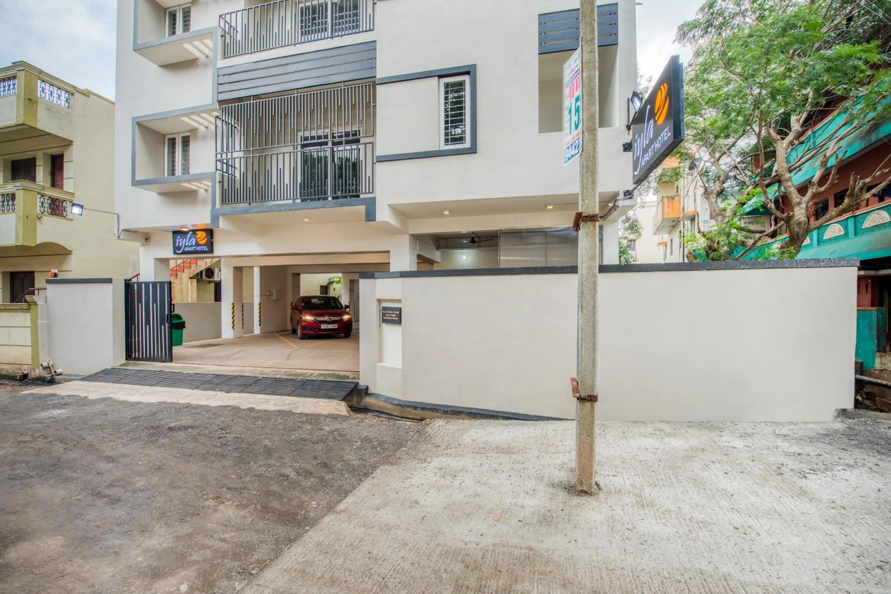 Parking in Iyla Apart Hotel