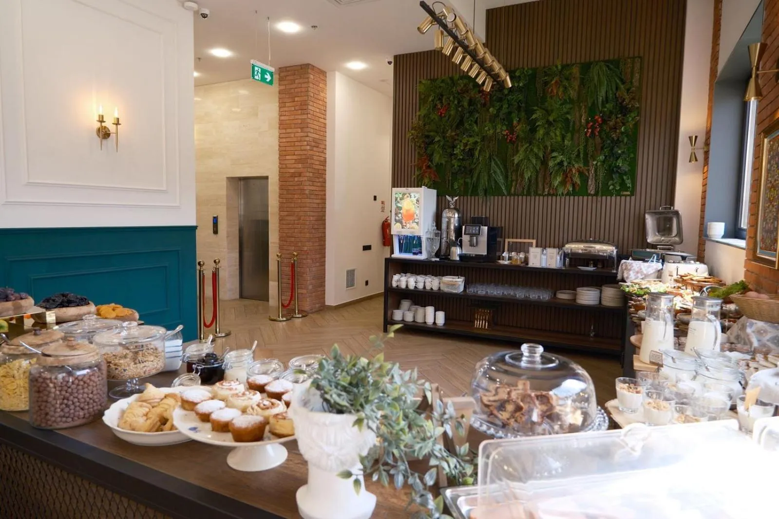 Coffee/tea facilities in Hotel Monday by DNT Group