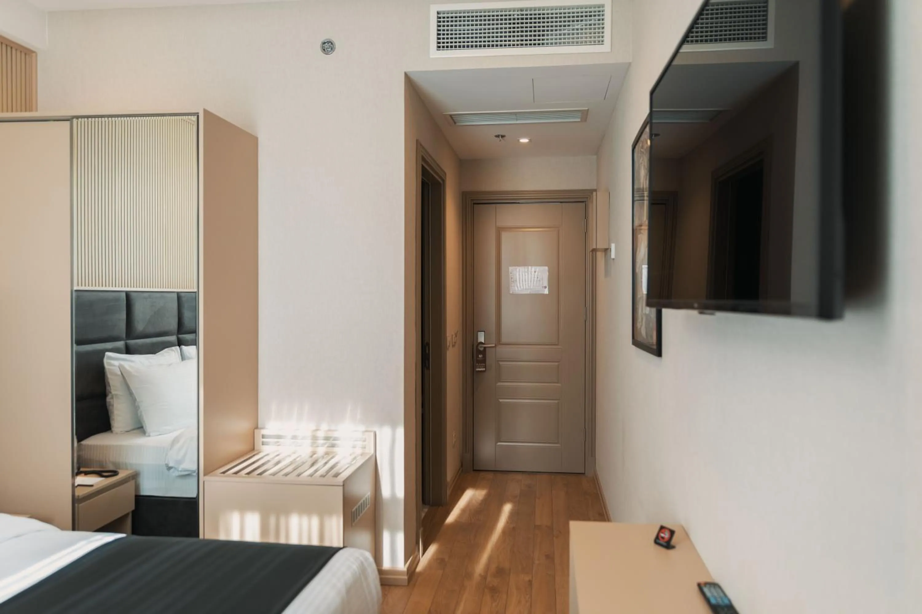 Bedroom, Bed in Hotel Monday by DNT Group