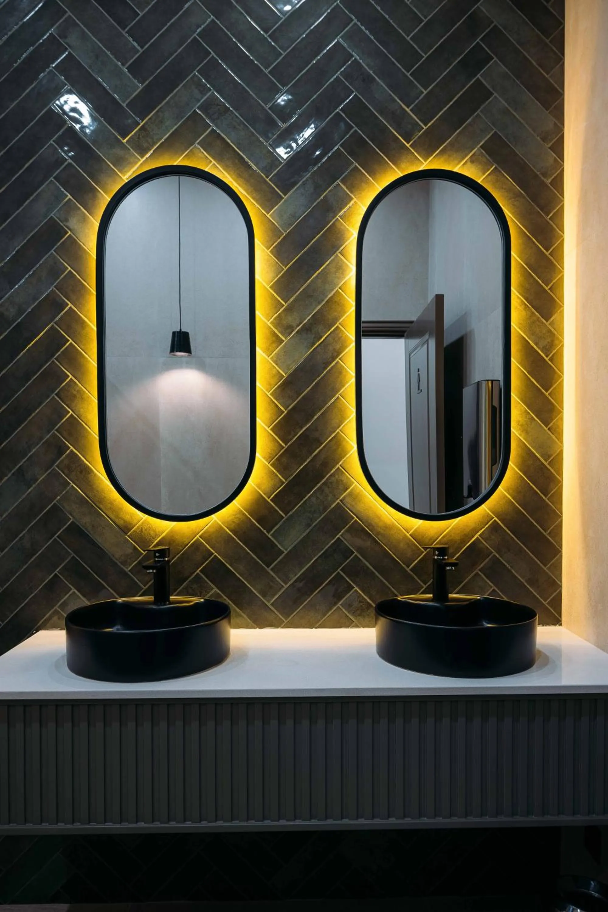 Toilet in Hotel Monday by DNT Group