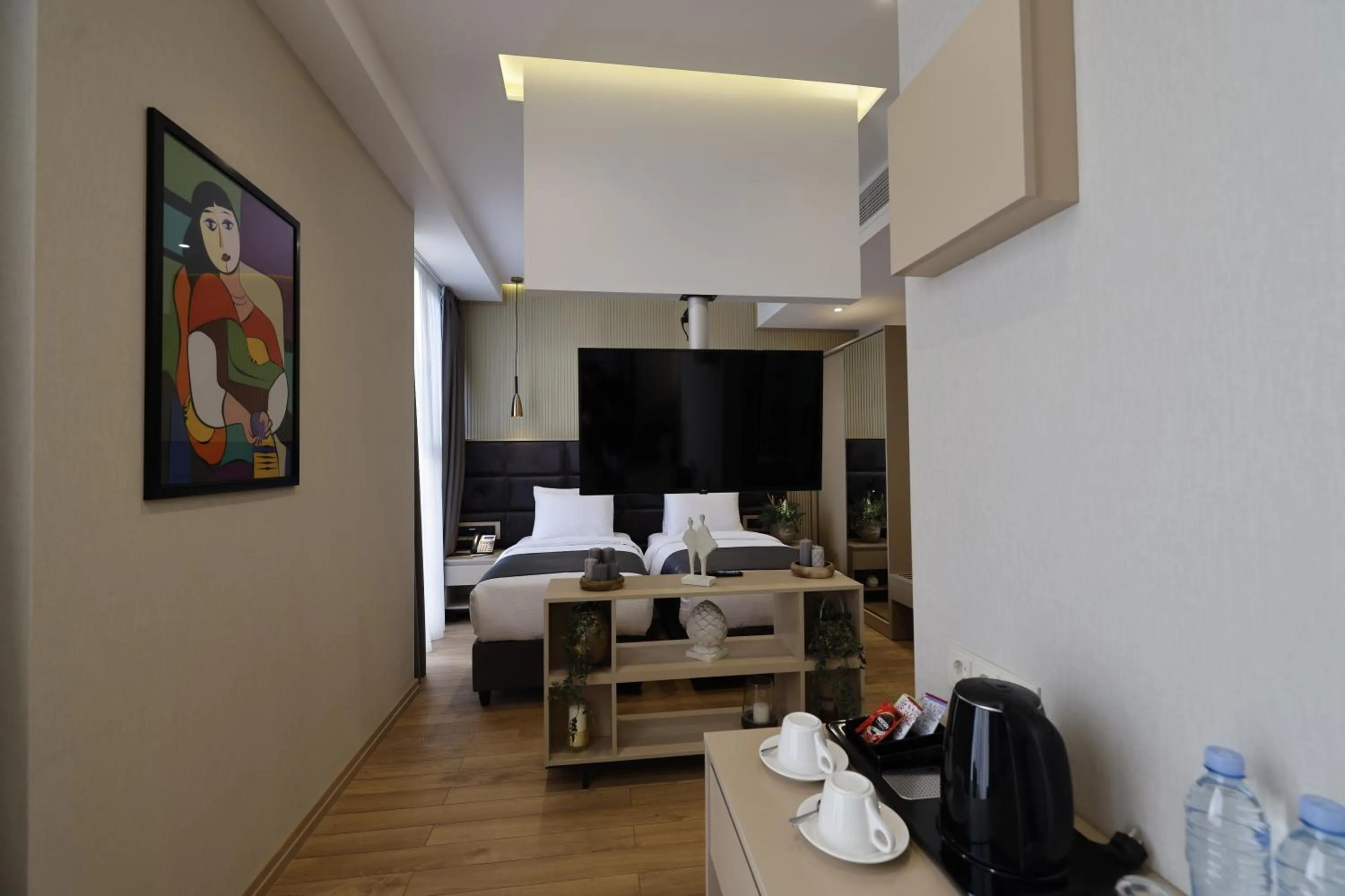 Photo of the whole room, Bed in Hotel Monday by DNT Group