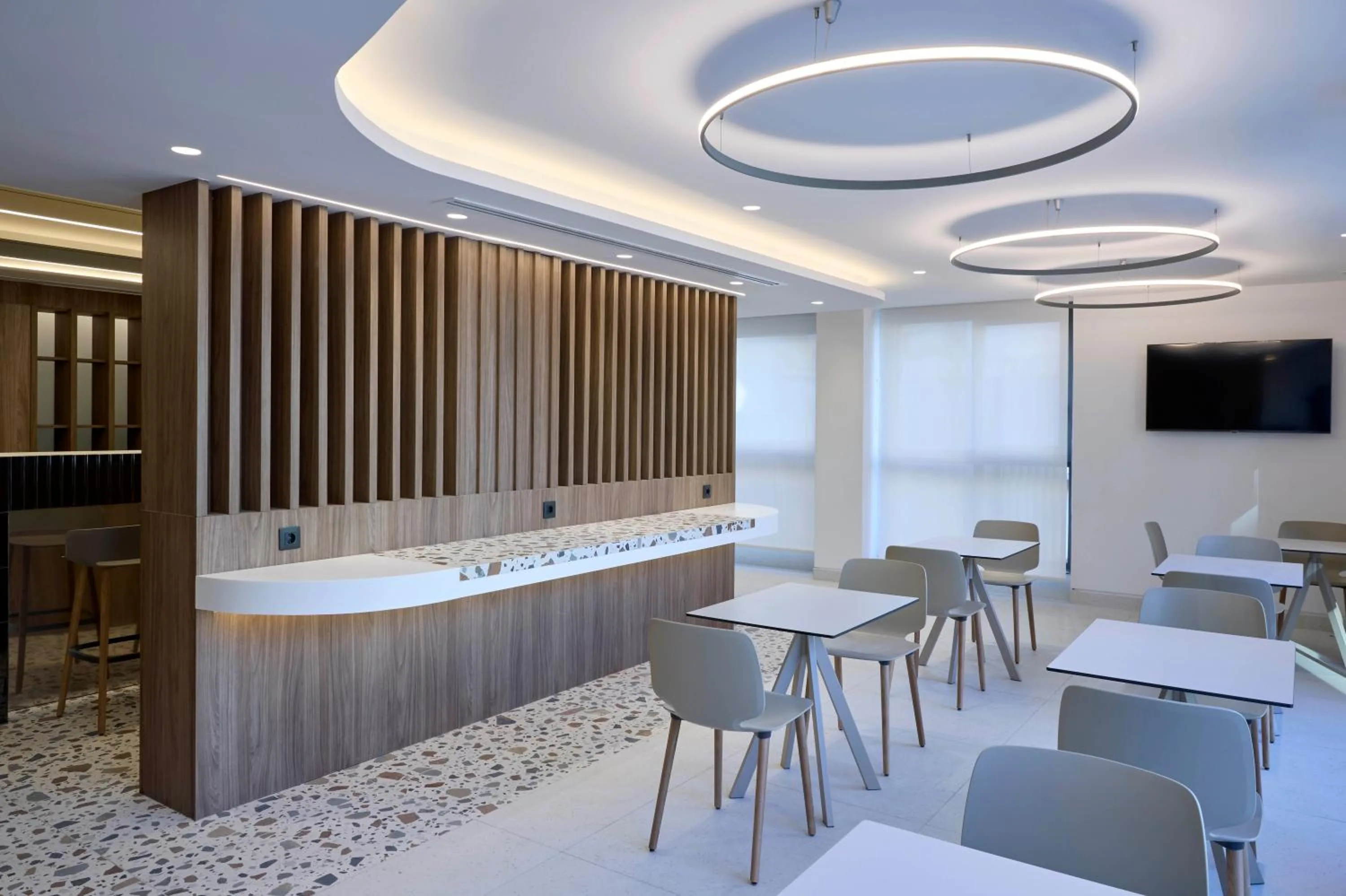 Restaurant/places to eat in Twinn Downtown Piraeus, Santikos Collection