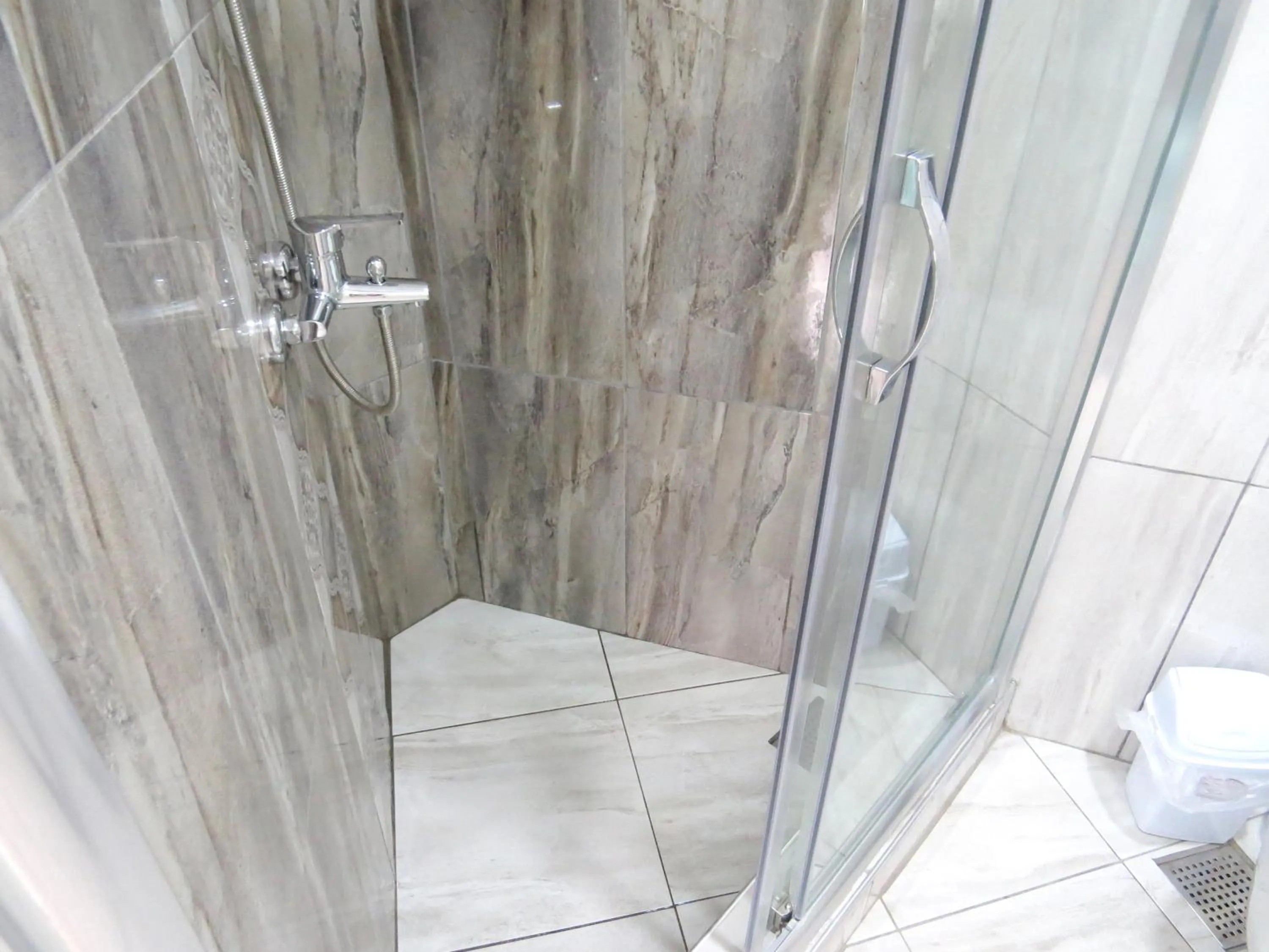 Shower in Istanberry - Dream Apartments