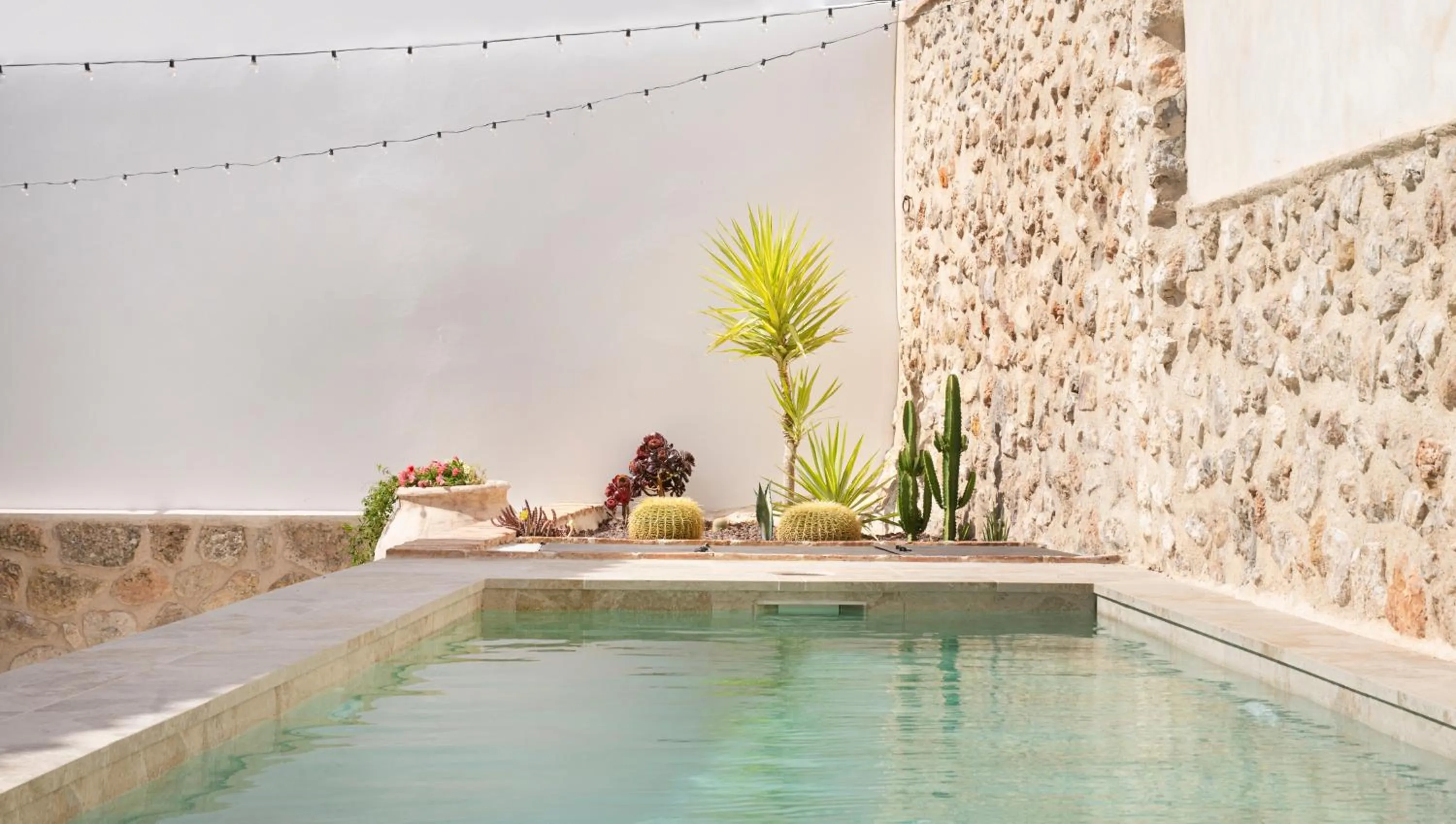 Swimming pool in El Bálsamo - Hotel Rural 5 Estrellas