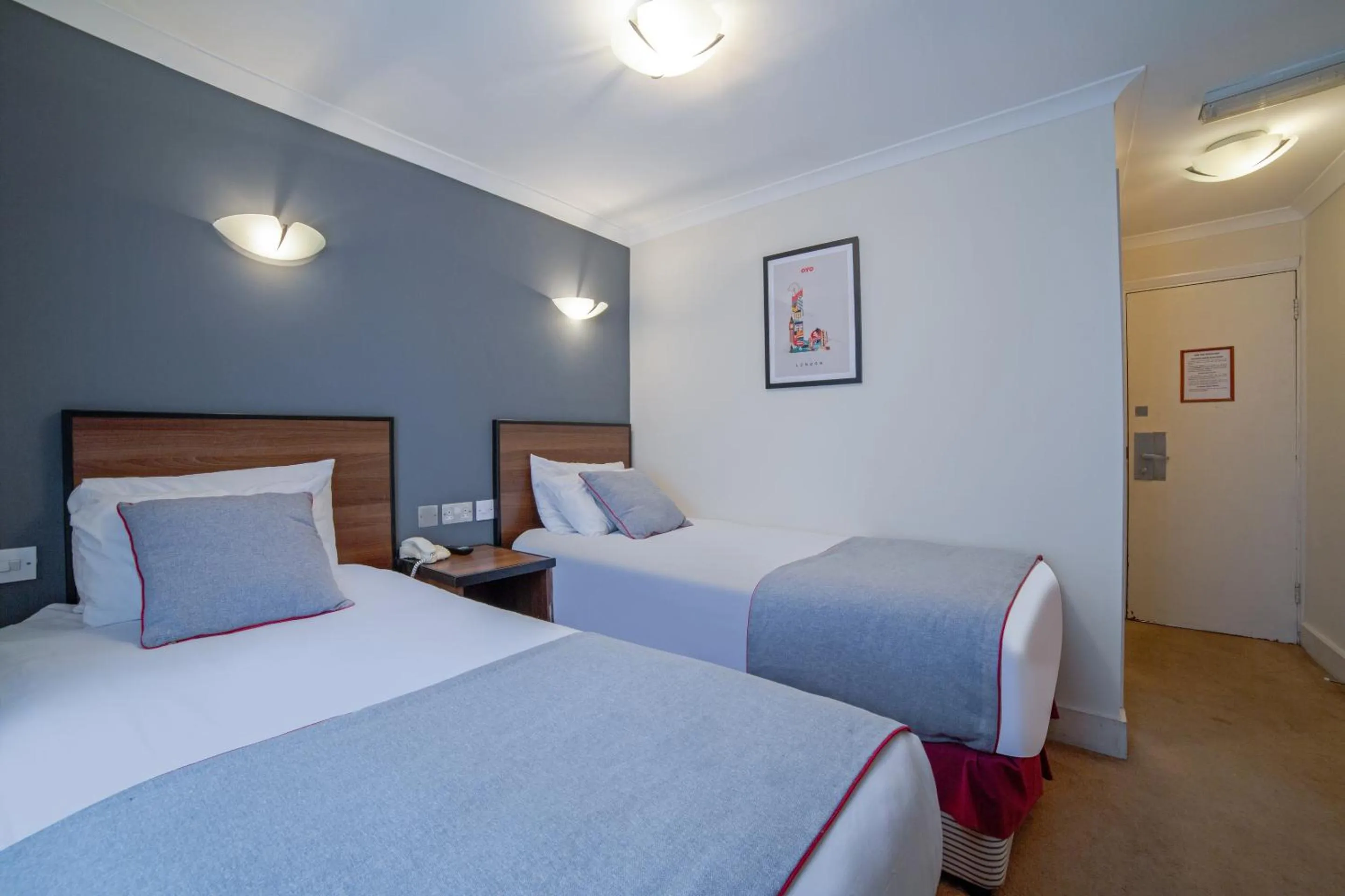 Bedroom, Bed in Elysee Hyde Park