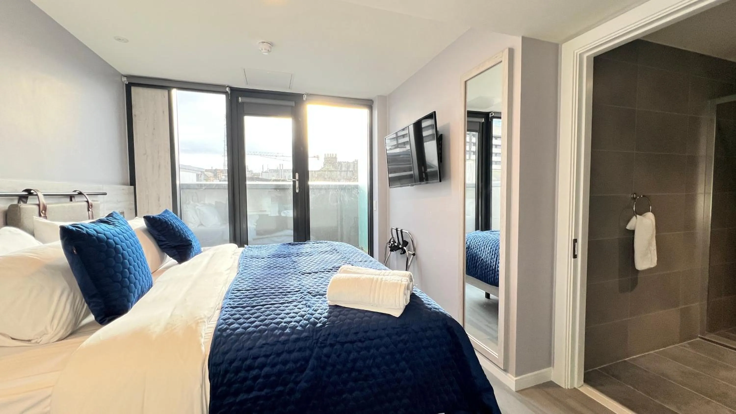 Bedroom, Bed in Wellington Temple Bar