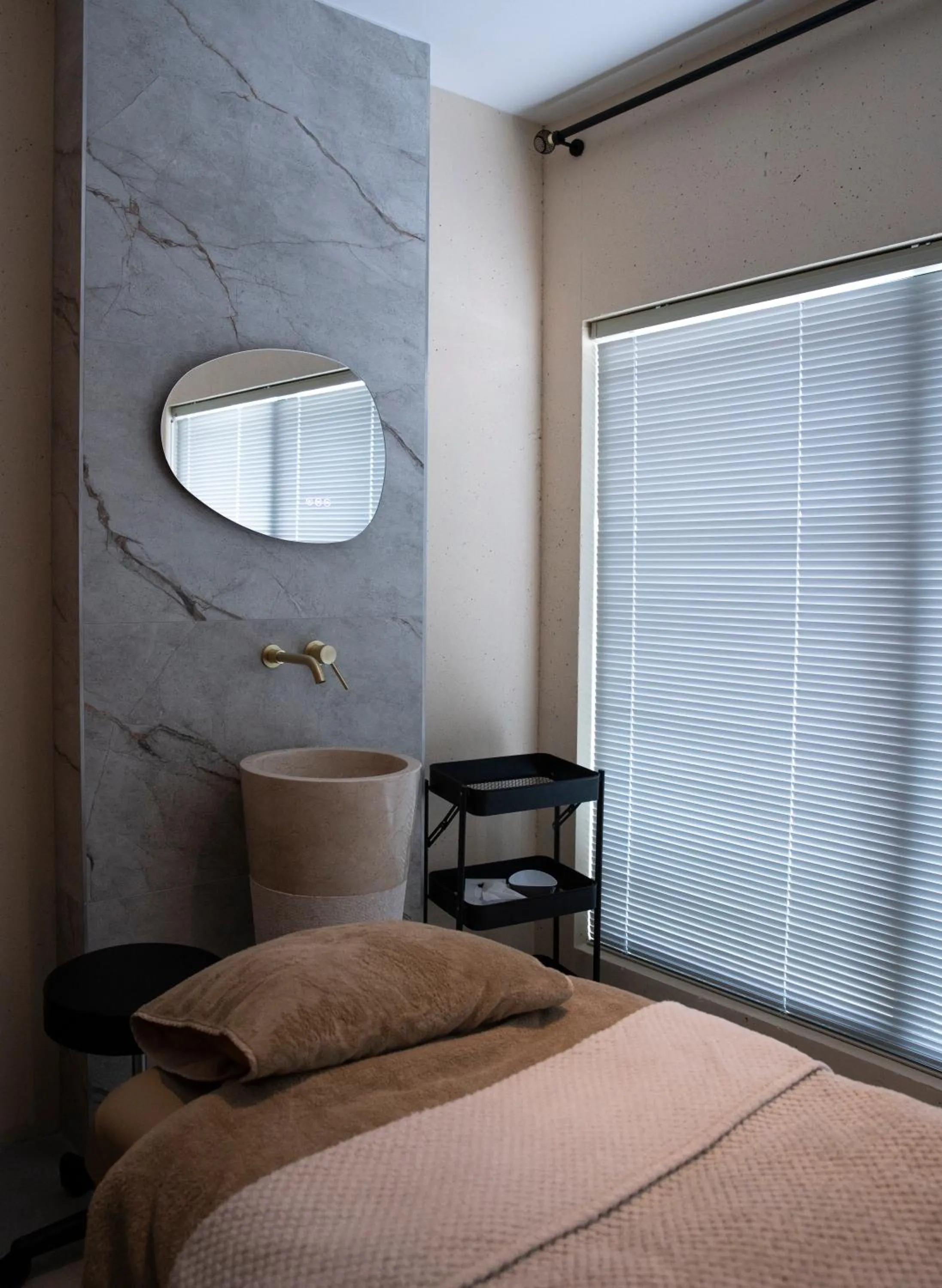 Massage, Bed in Ki Space Hotel & Spa - near Disneyland Paris