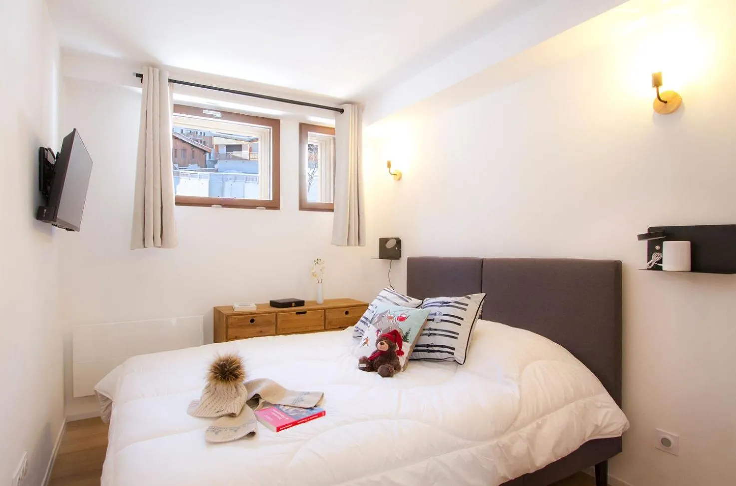 Bed in Résidence Provençal by Leavetown Vacations