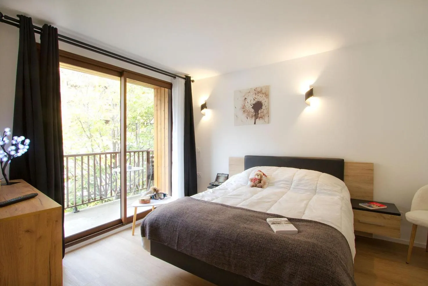 Bed in Résidence Provençal by Leavetown Vacations